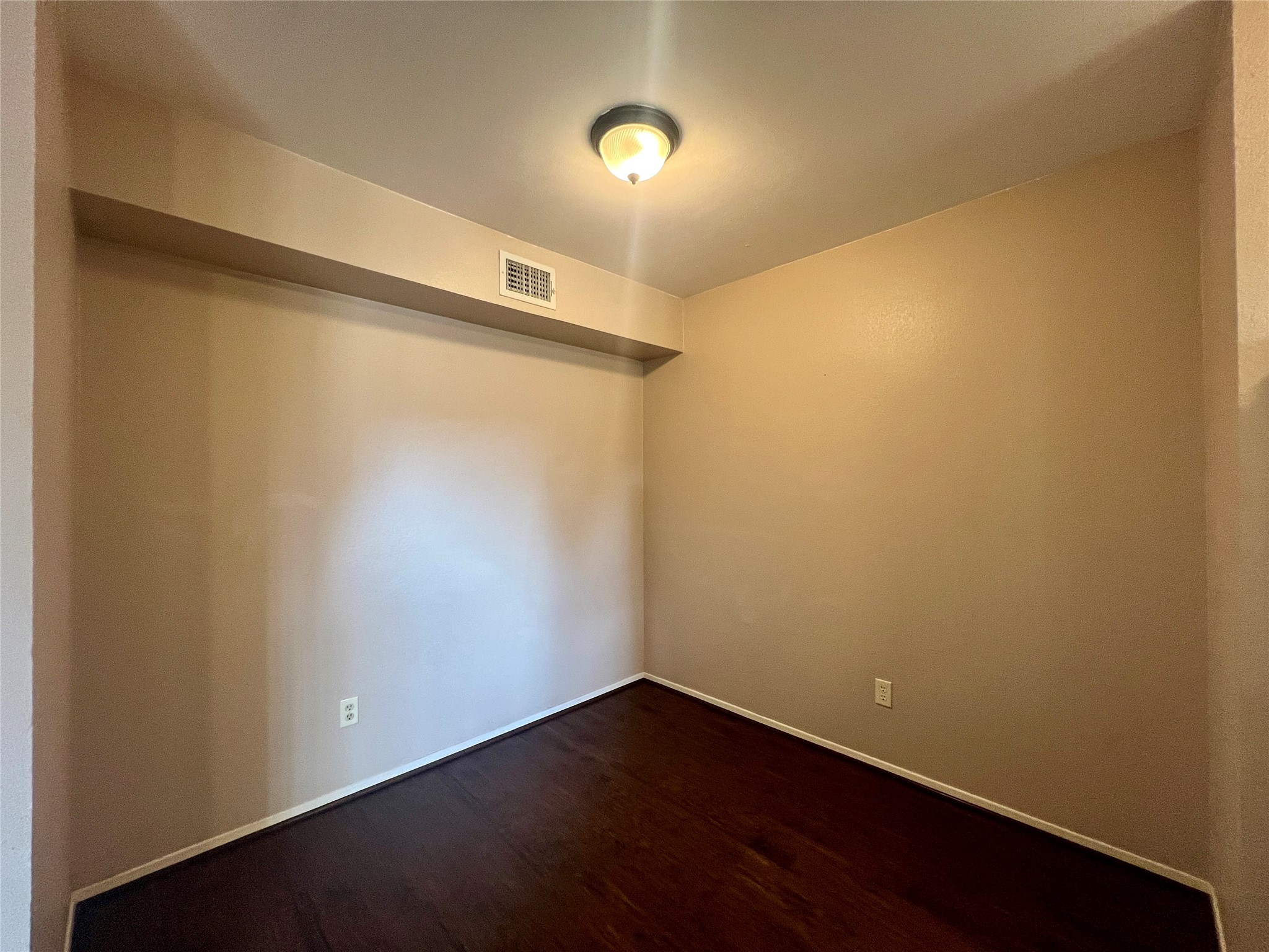 7714 Renwick Drive K107 Property Photo 5
