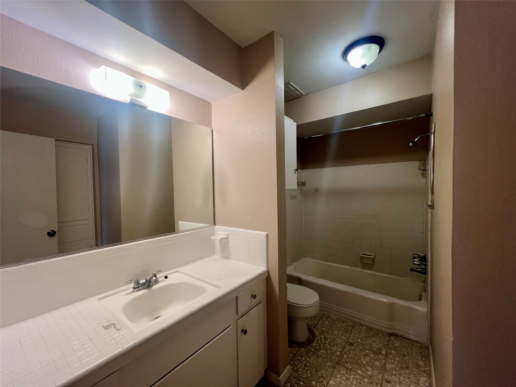 7714 Renwick Drive K107 Property Photo 9