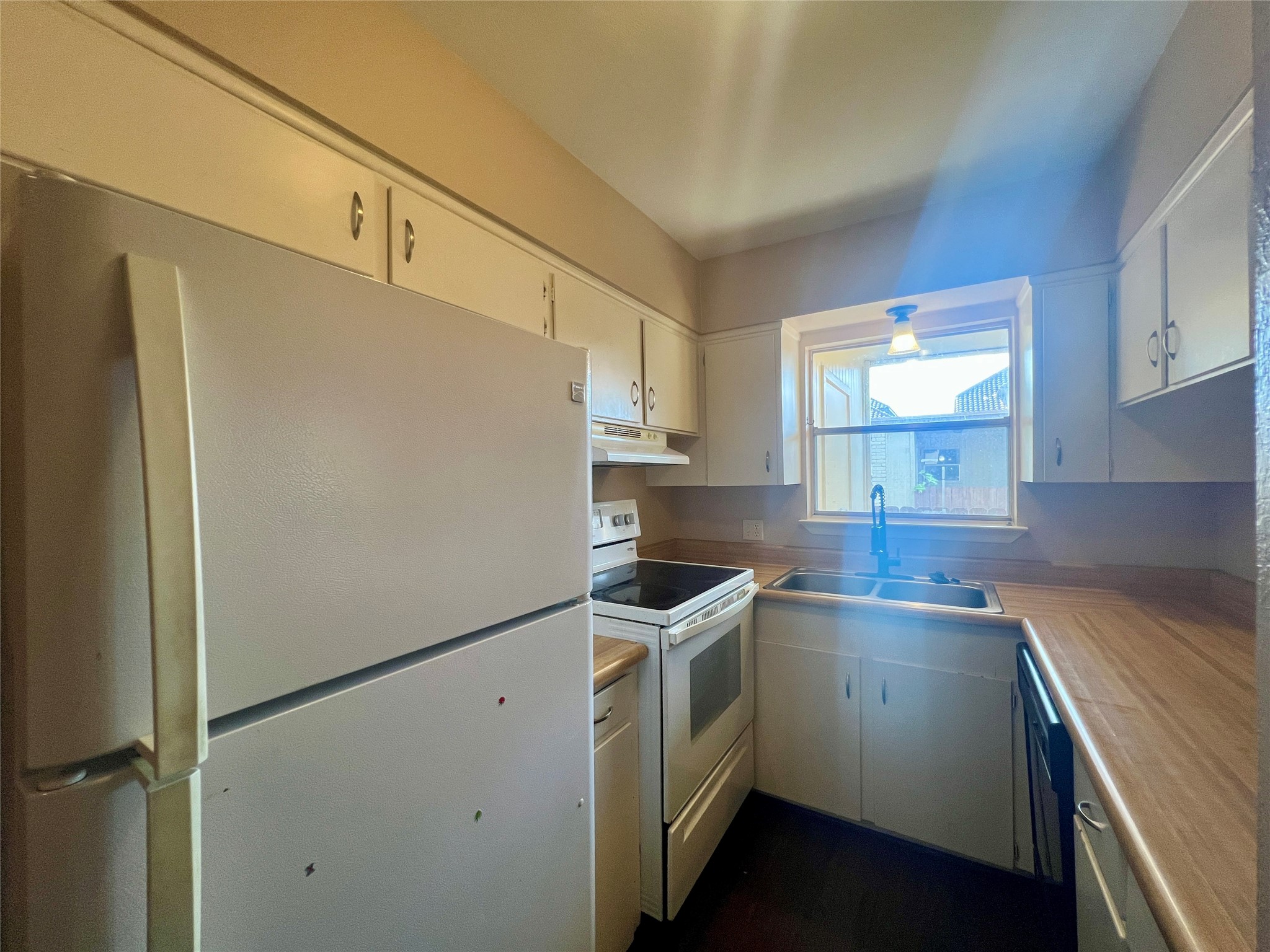 7714 Renwick Drive K107 Property Photo 11
