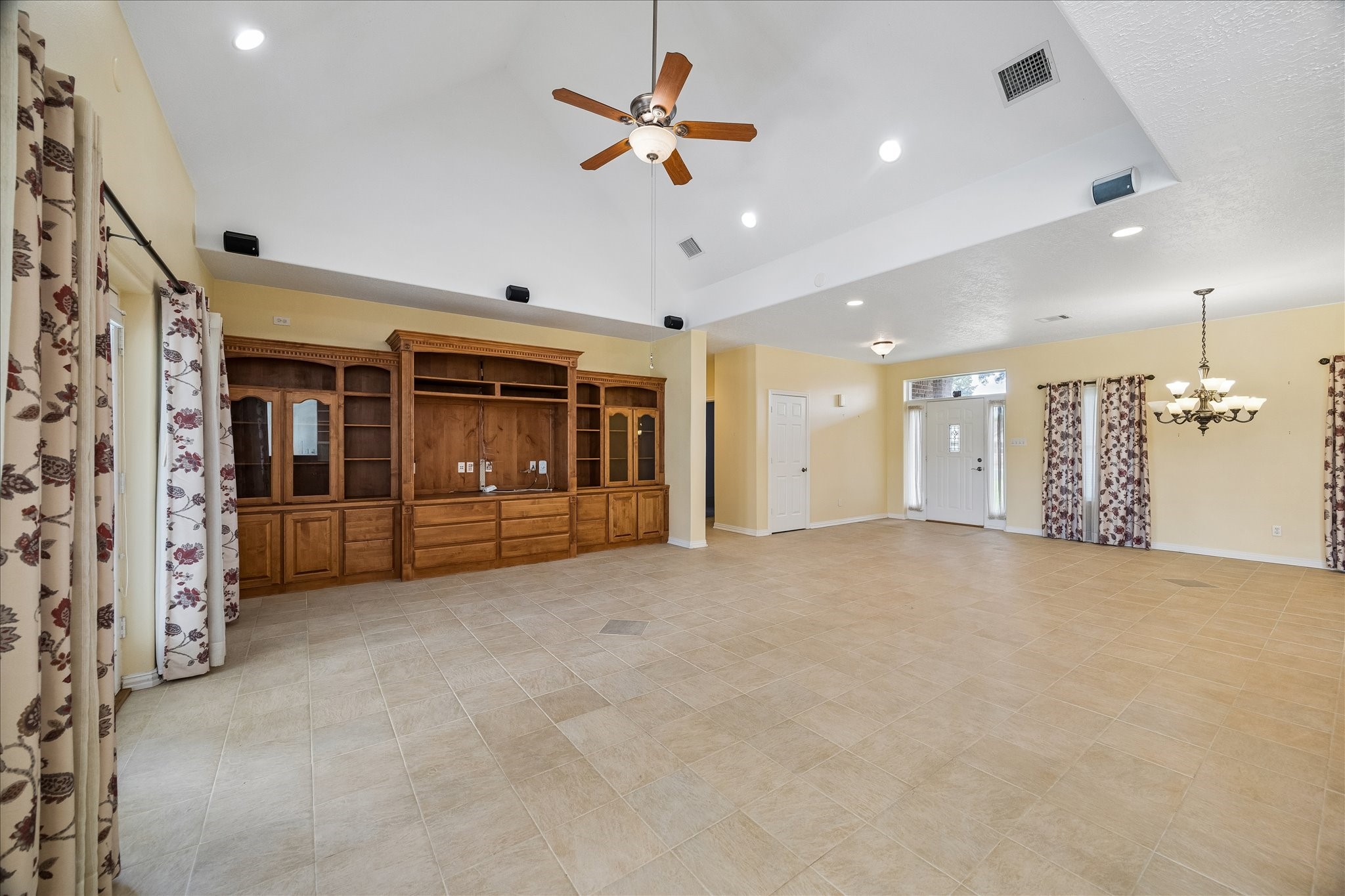 319 Mariachi Street Property Photo 14