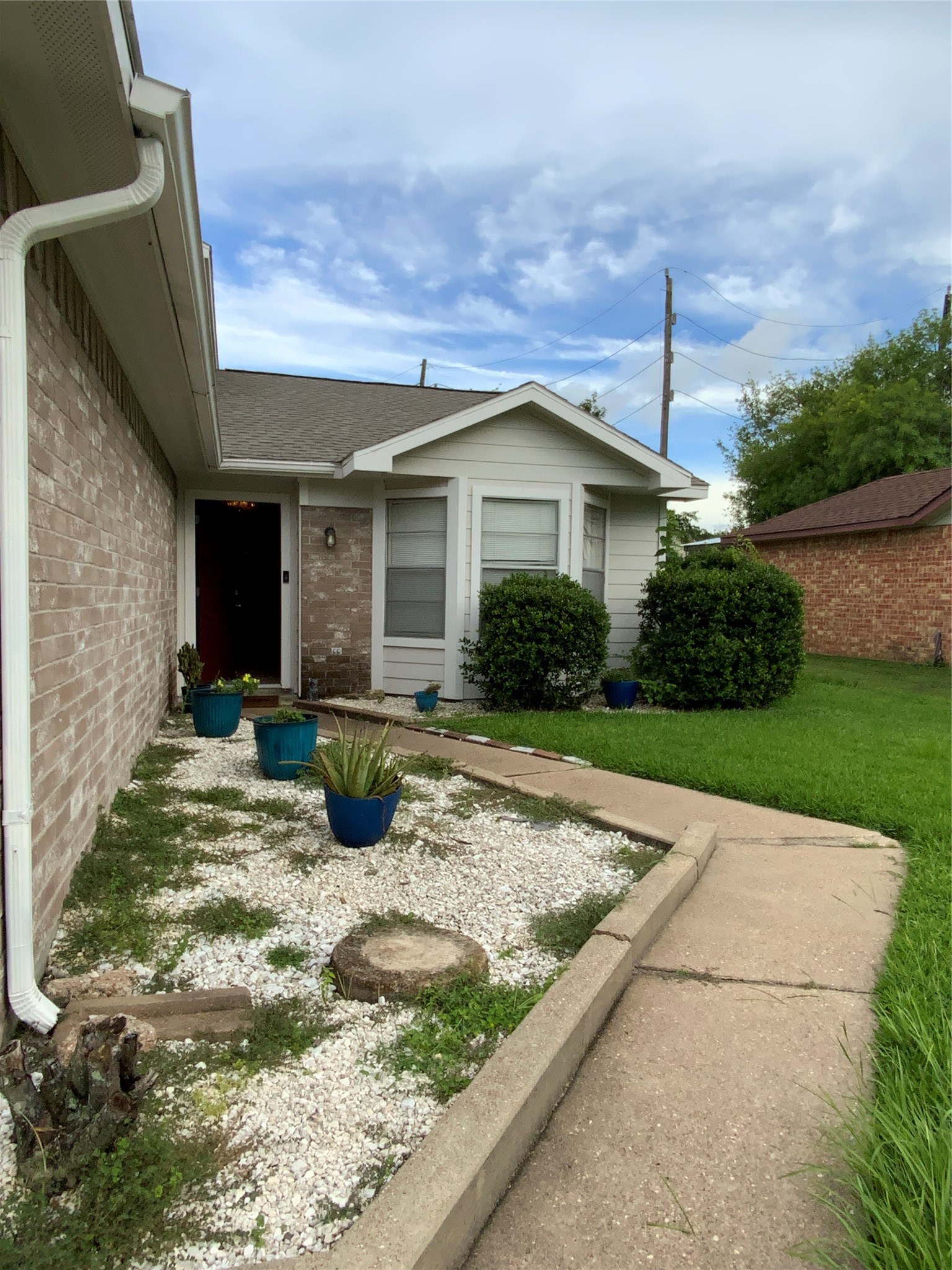 5027 Kleinway Dr Property Photo 2