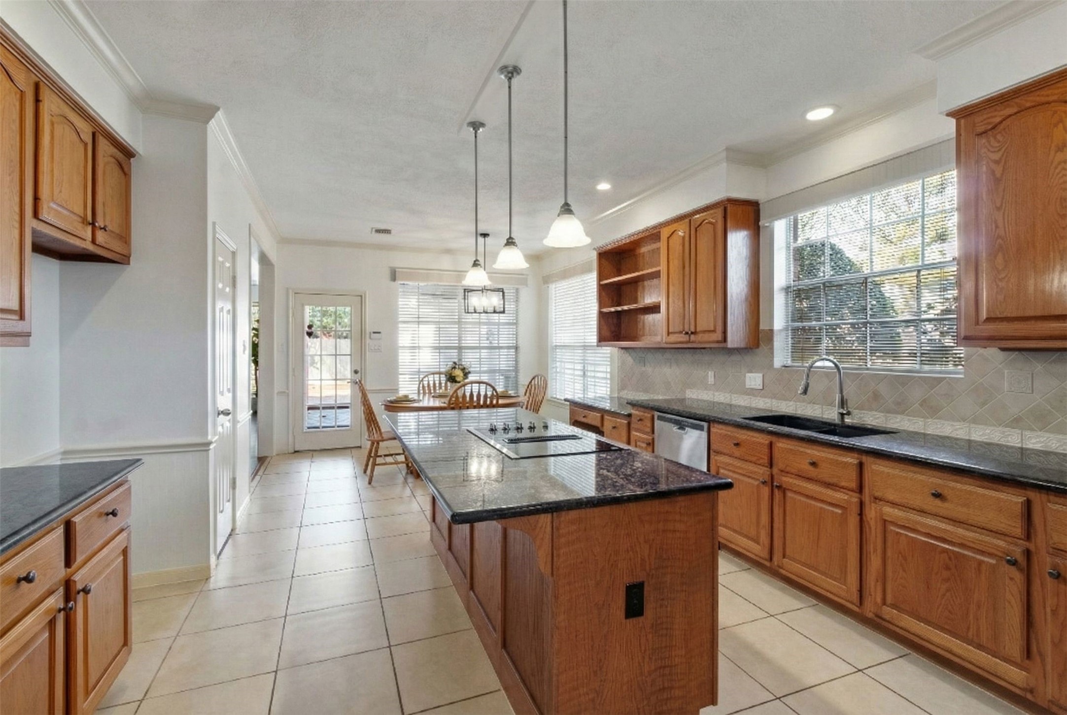 5127 Heathfield Court Property Photo 5