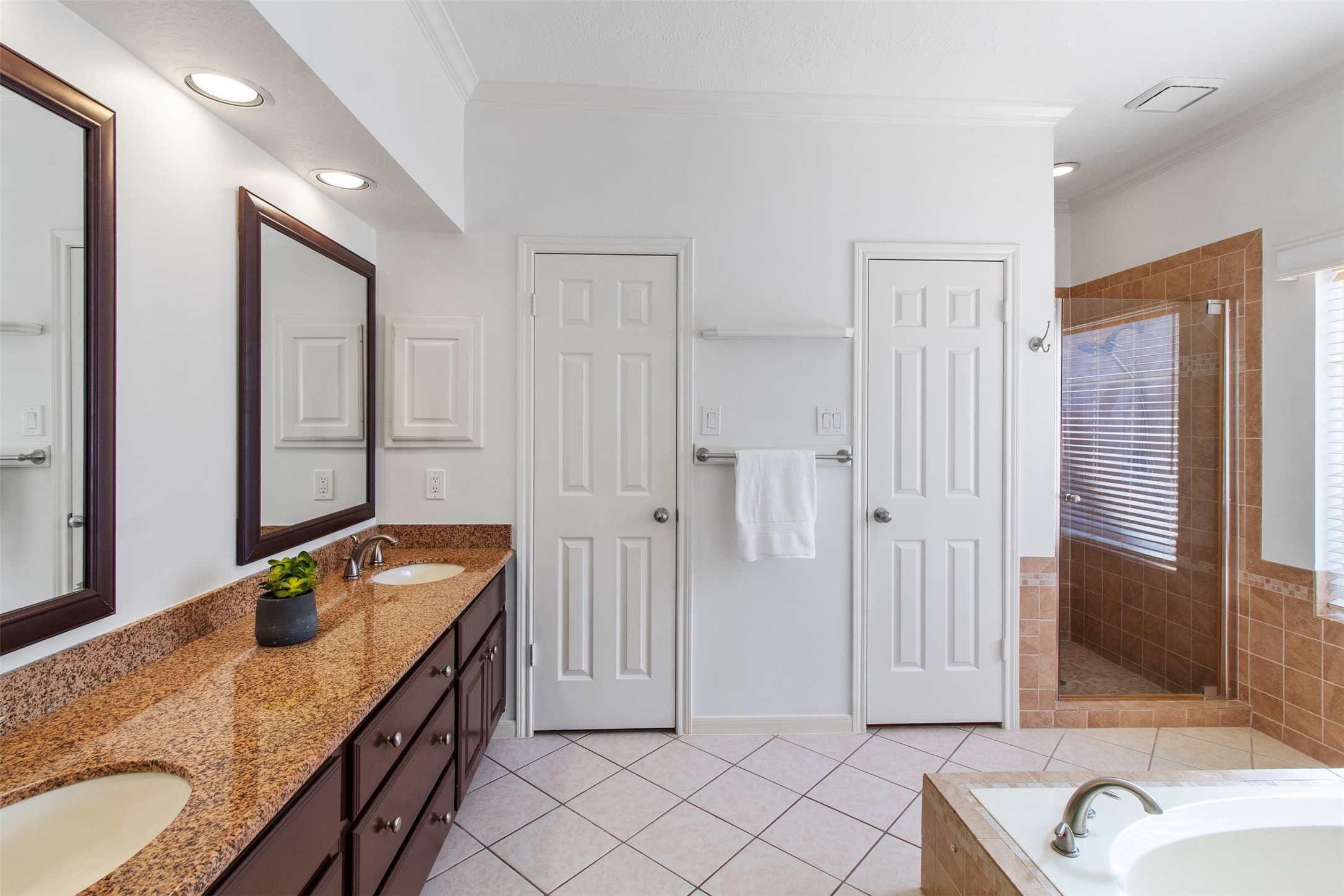 5127 Heathfield Court Property Photo 12