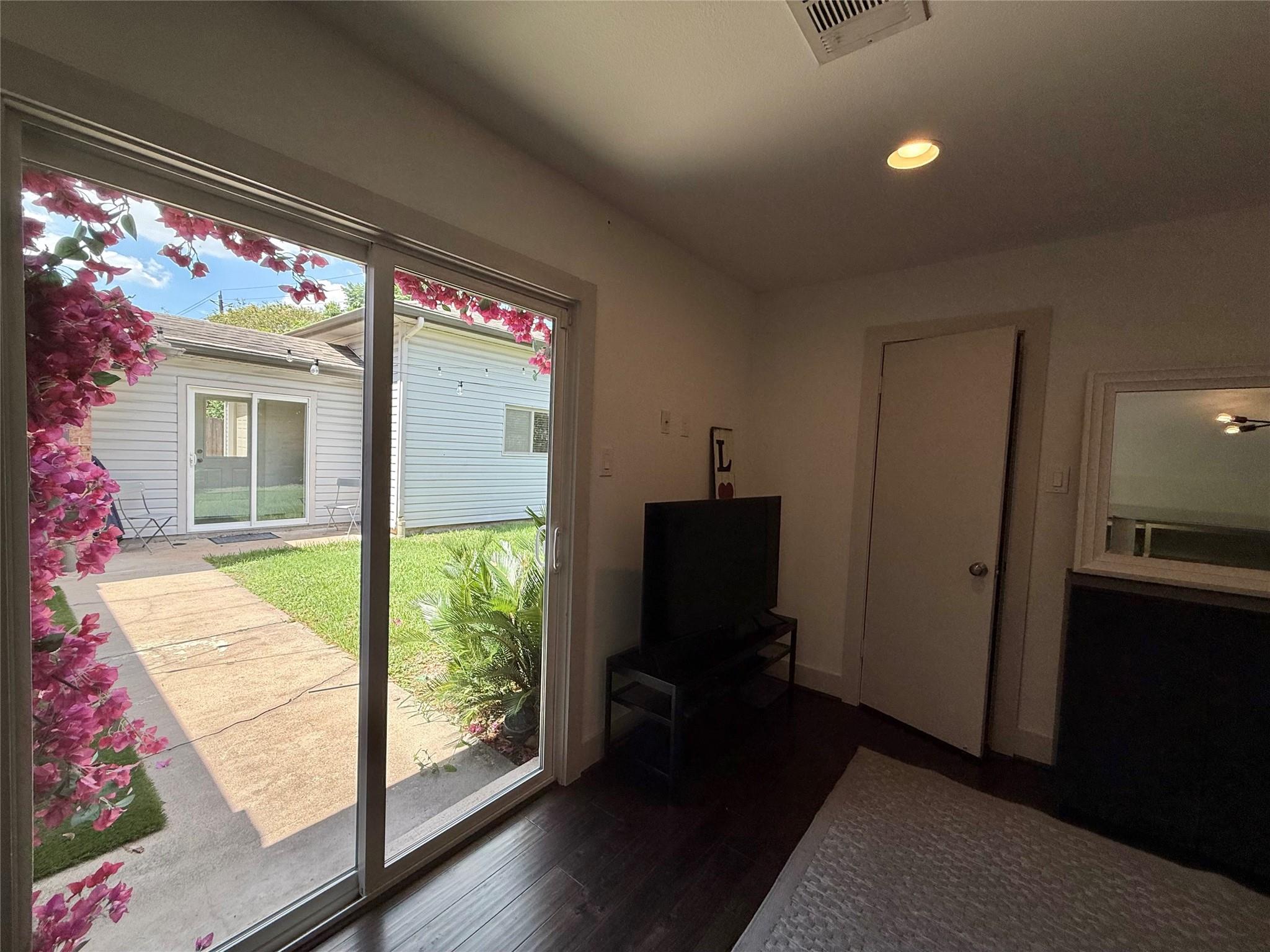 5638 Grape Street Property Photo 18