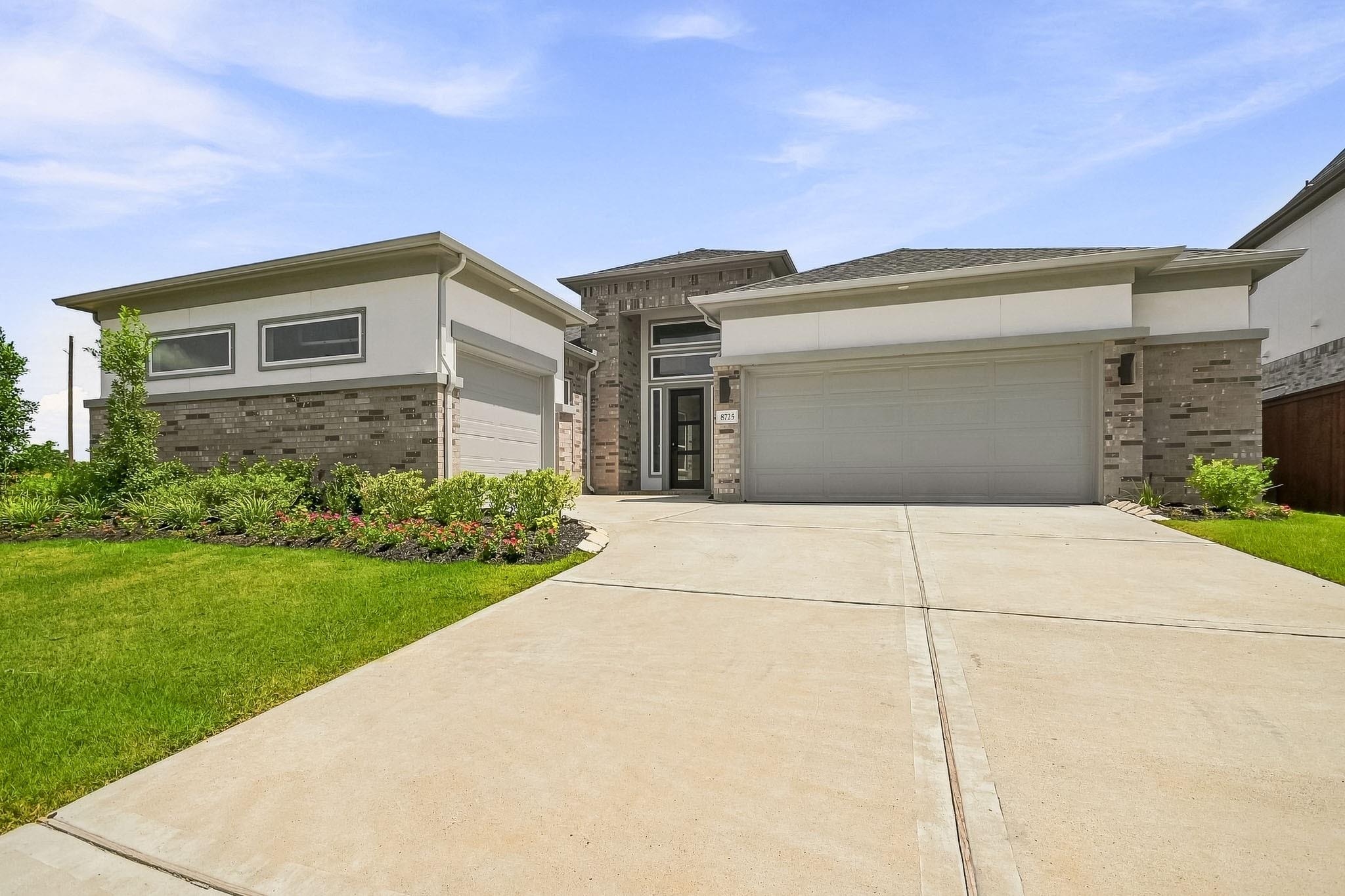 8725 Antelope Canyon Way Property Photo 3