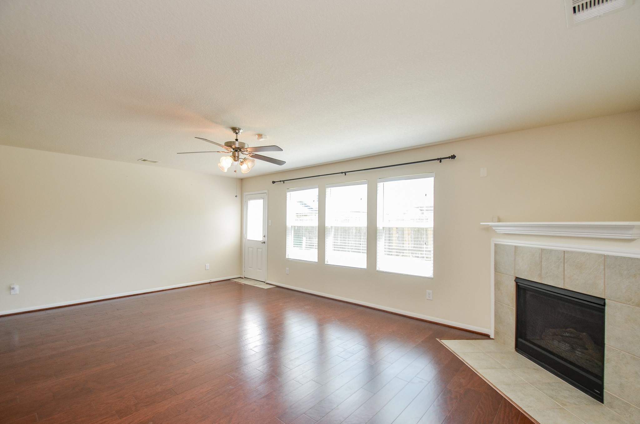 12506 Greencanyon Drive Property Photo 7