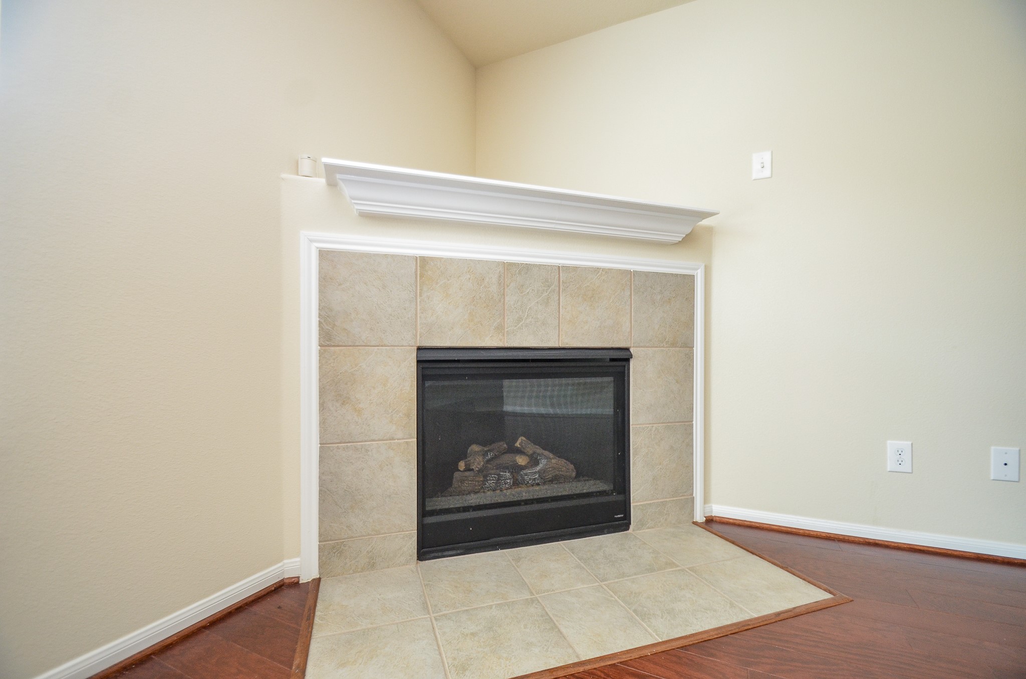 12506 Greencanyon Drive Property Photo 8