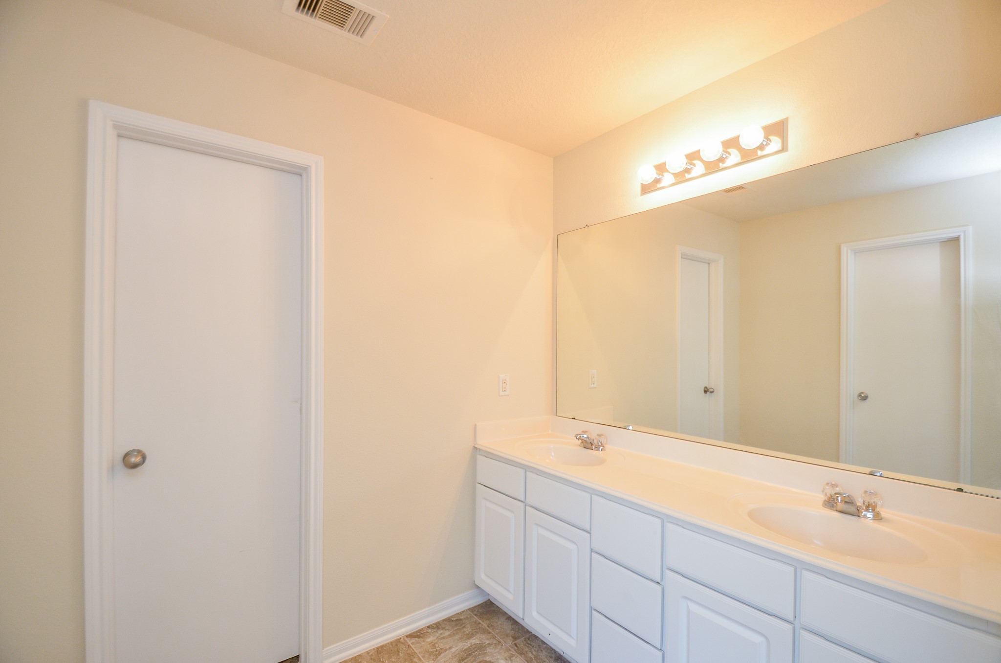 12506 Greencanyon Drive Property Photo 14