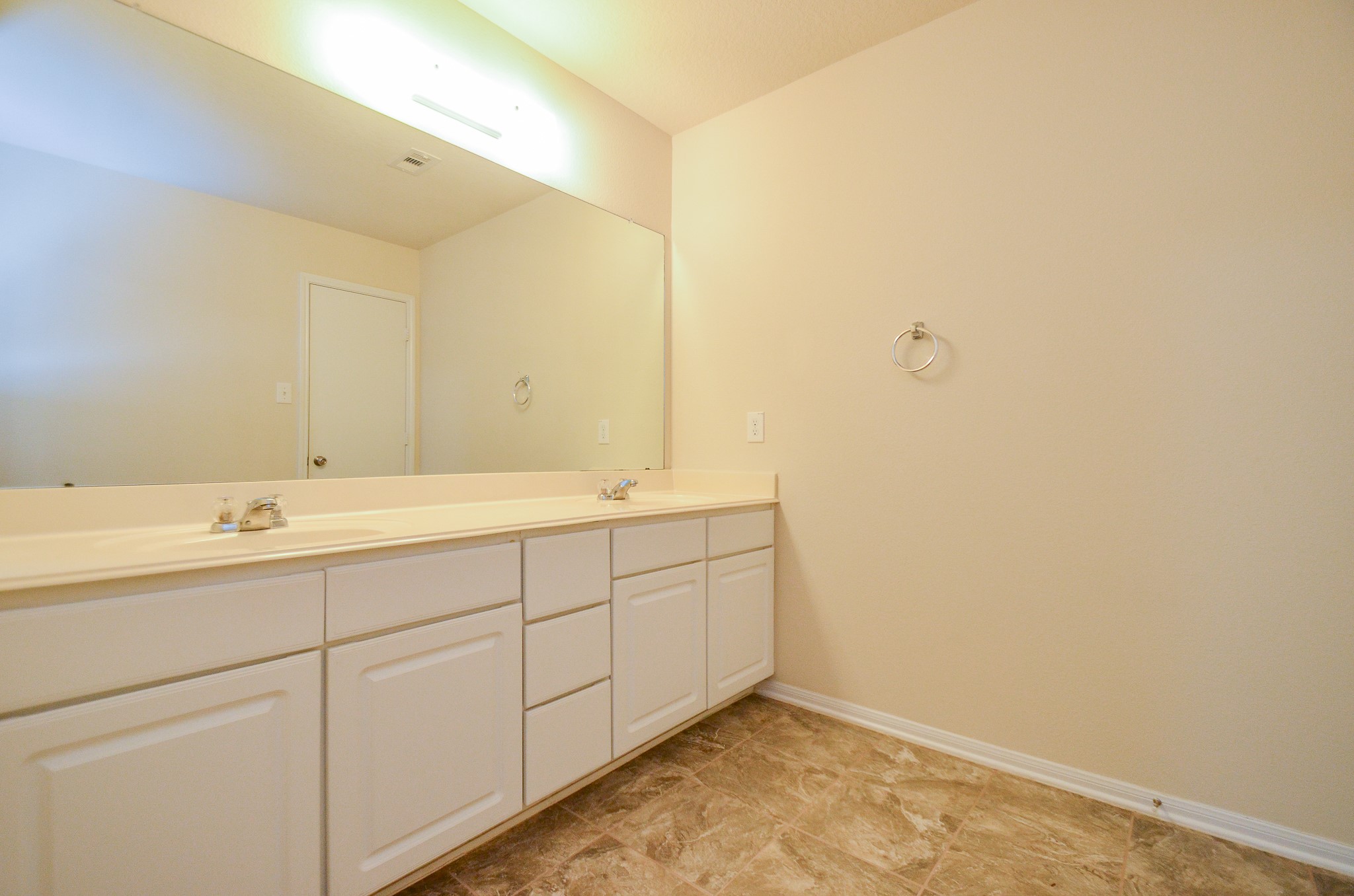12506 Greencanyon Drive Property Photo 24