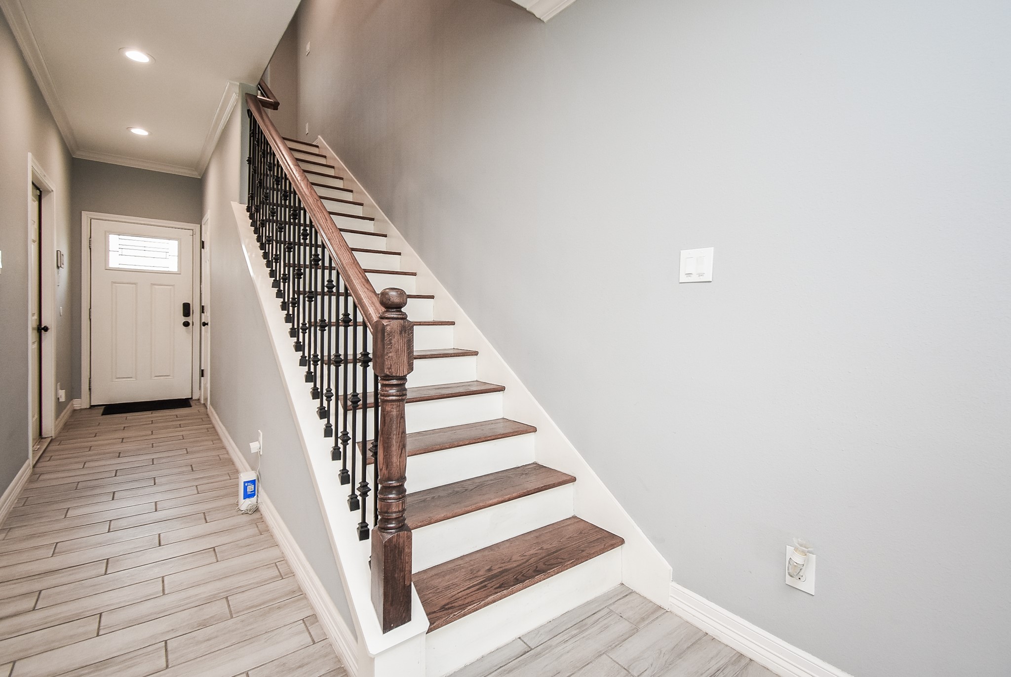 7843 Dyer Street Property Photo 5