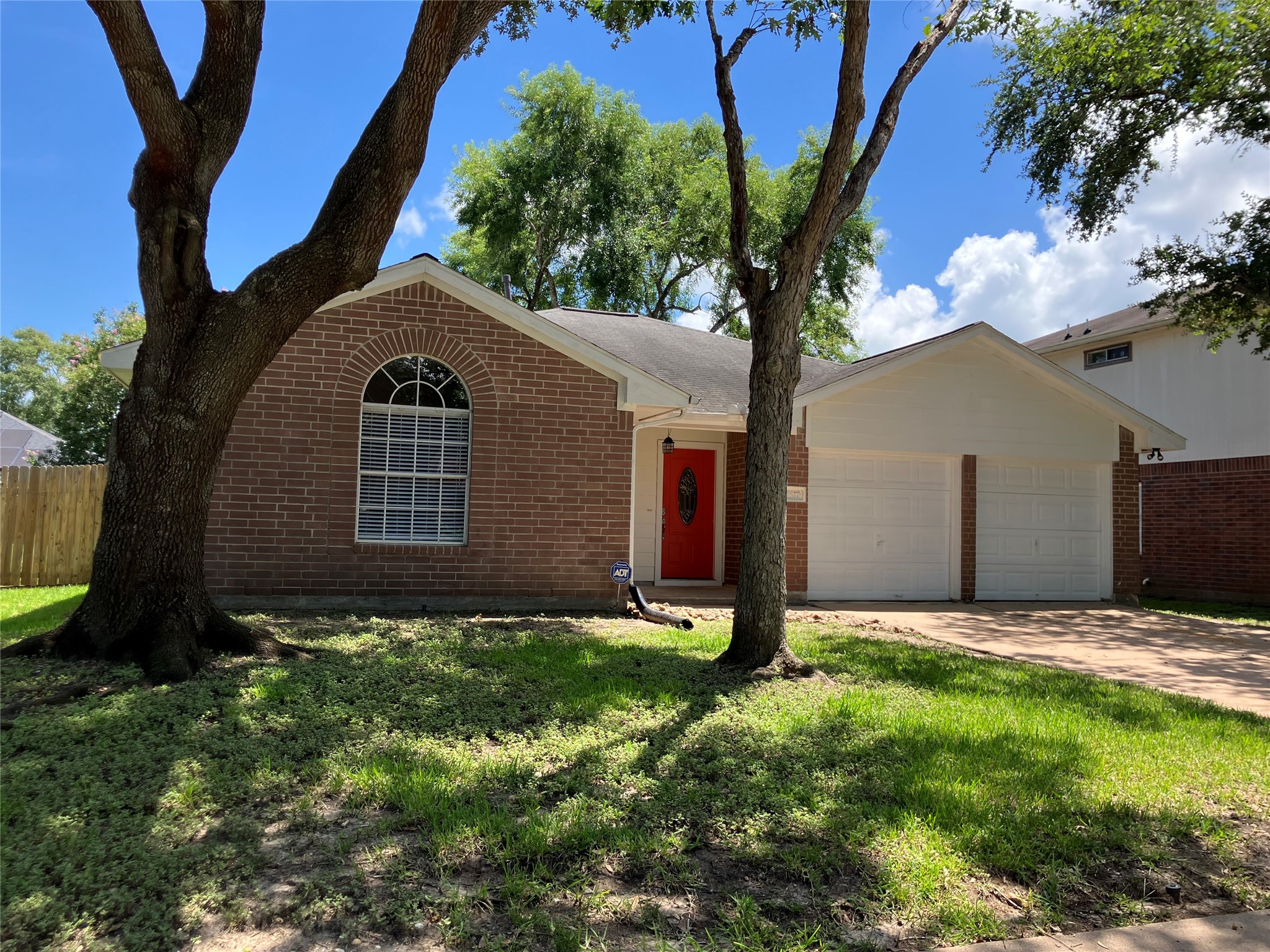 1827 Oak Ridge Drive Property Photo 1