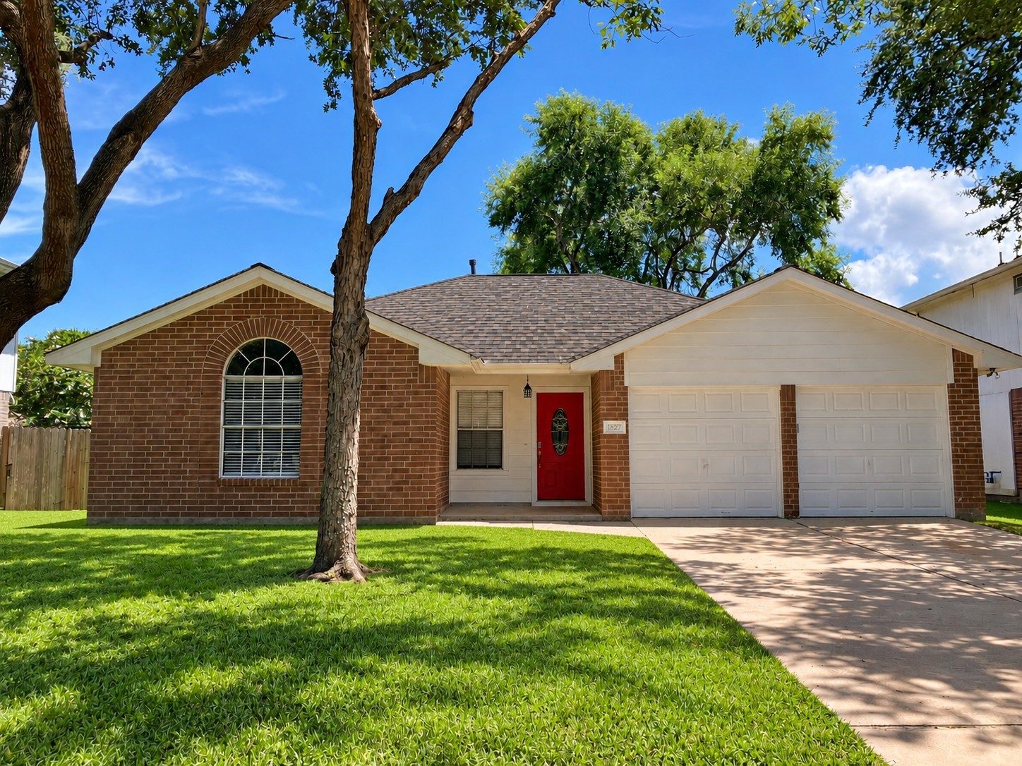 1827 Oak Ridge Drive Property Photo 1