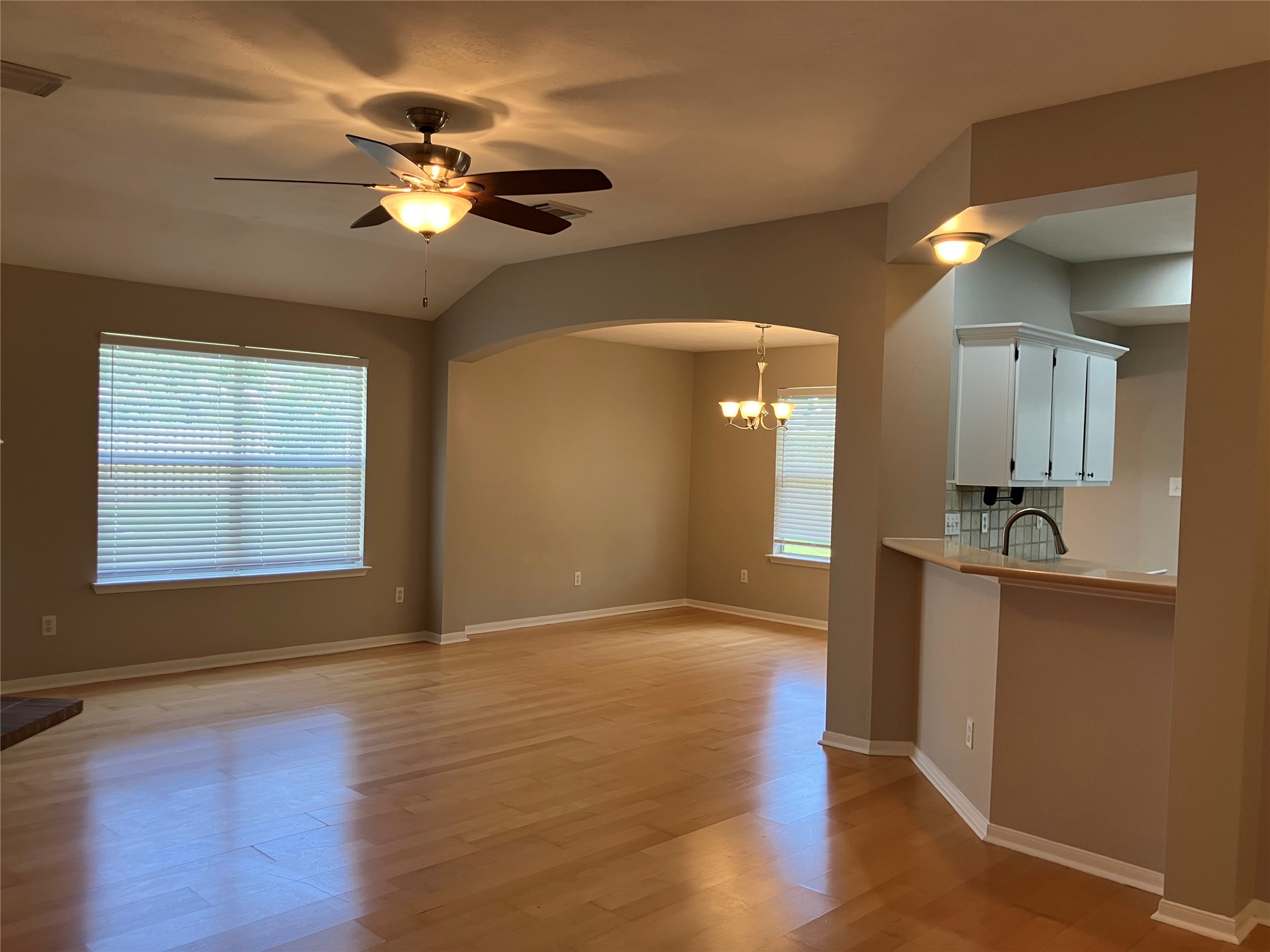 1827 Oak Ridge Drive Property Photo 3