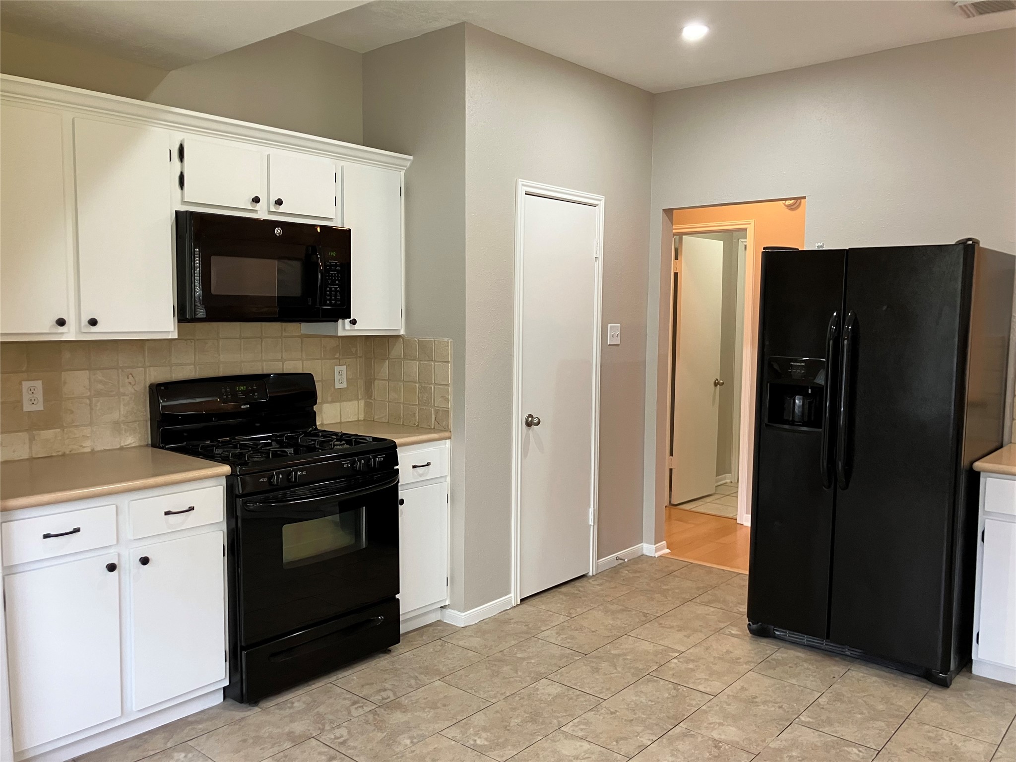 1827 Oak Ridge Drive Property Photo 6