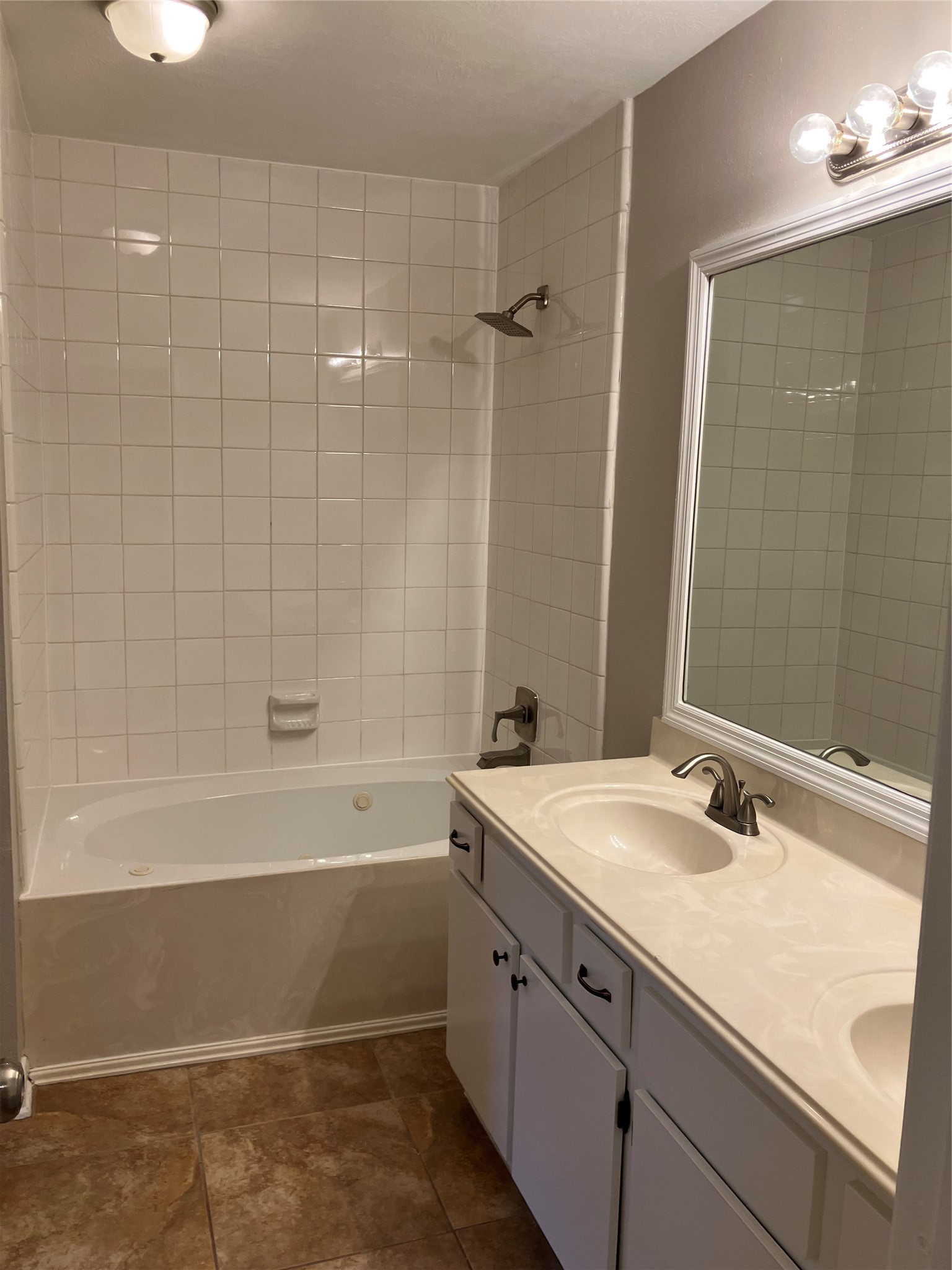 1827 Oak Ridge Drive Property Photo 9