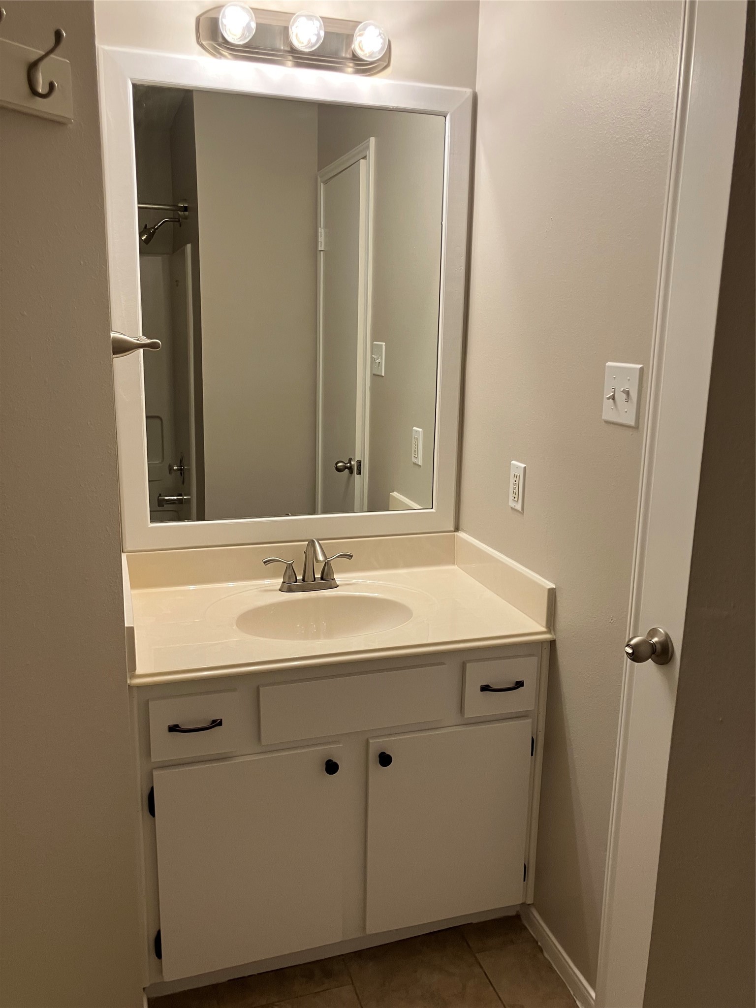 1827 Oak Ridge Drive Property Photo 14