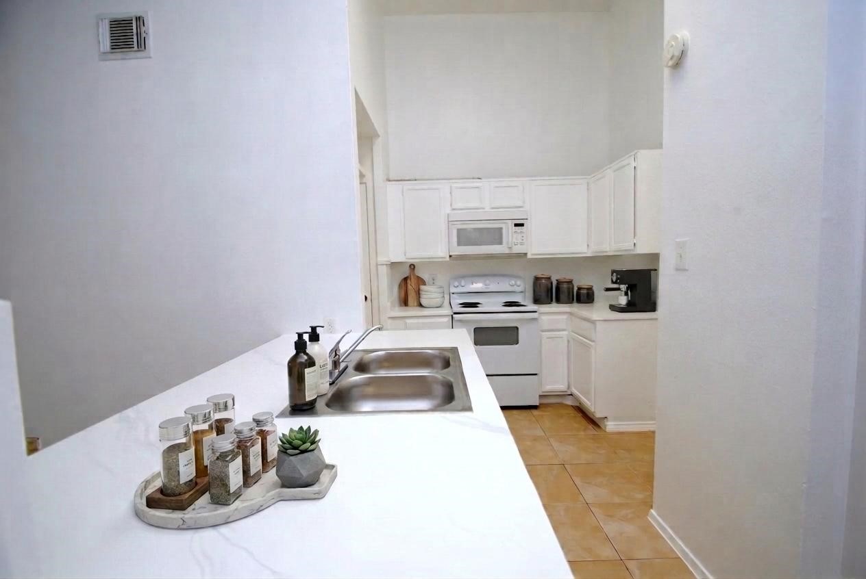 11005 Tobasa Court Property Photo 5