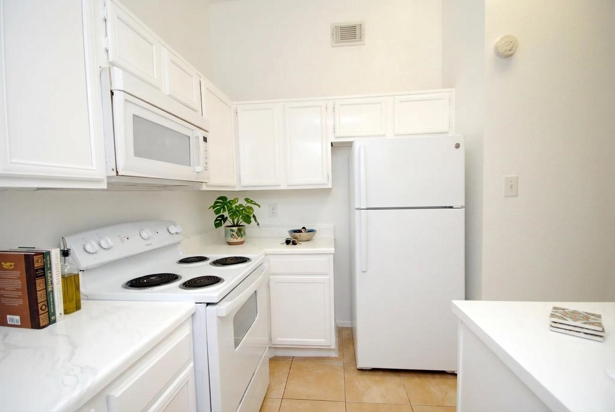 11005 Tobasa Court Property Photo 6