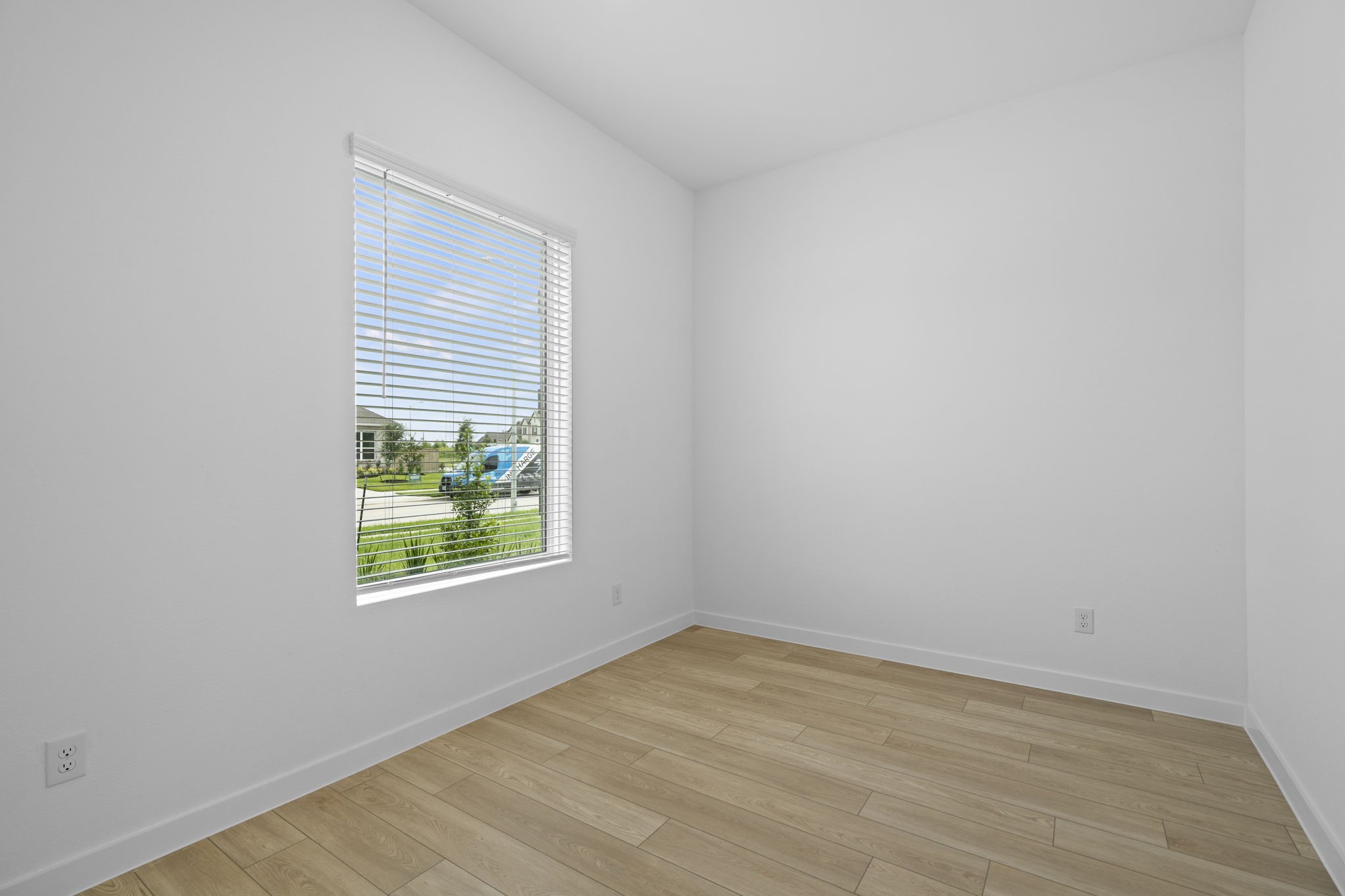 2720 Grove Crest Drive Property Photo 7