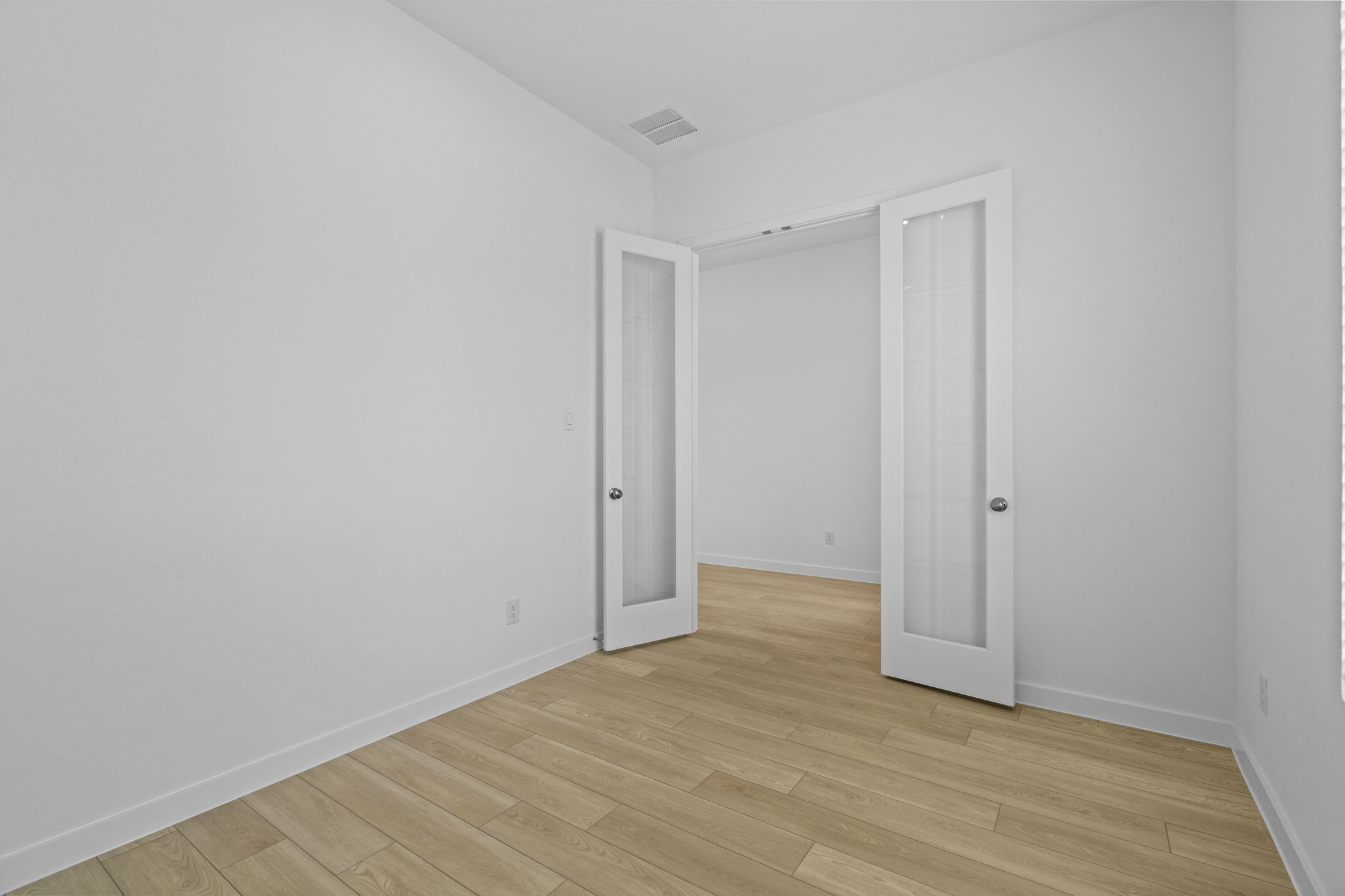 2720 Grove Crest Drive Property Photo 8