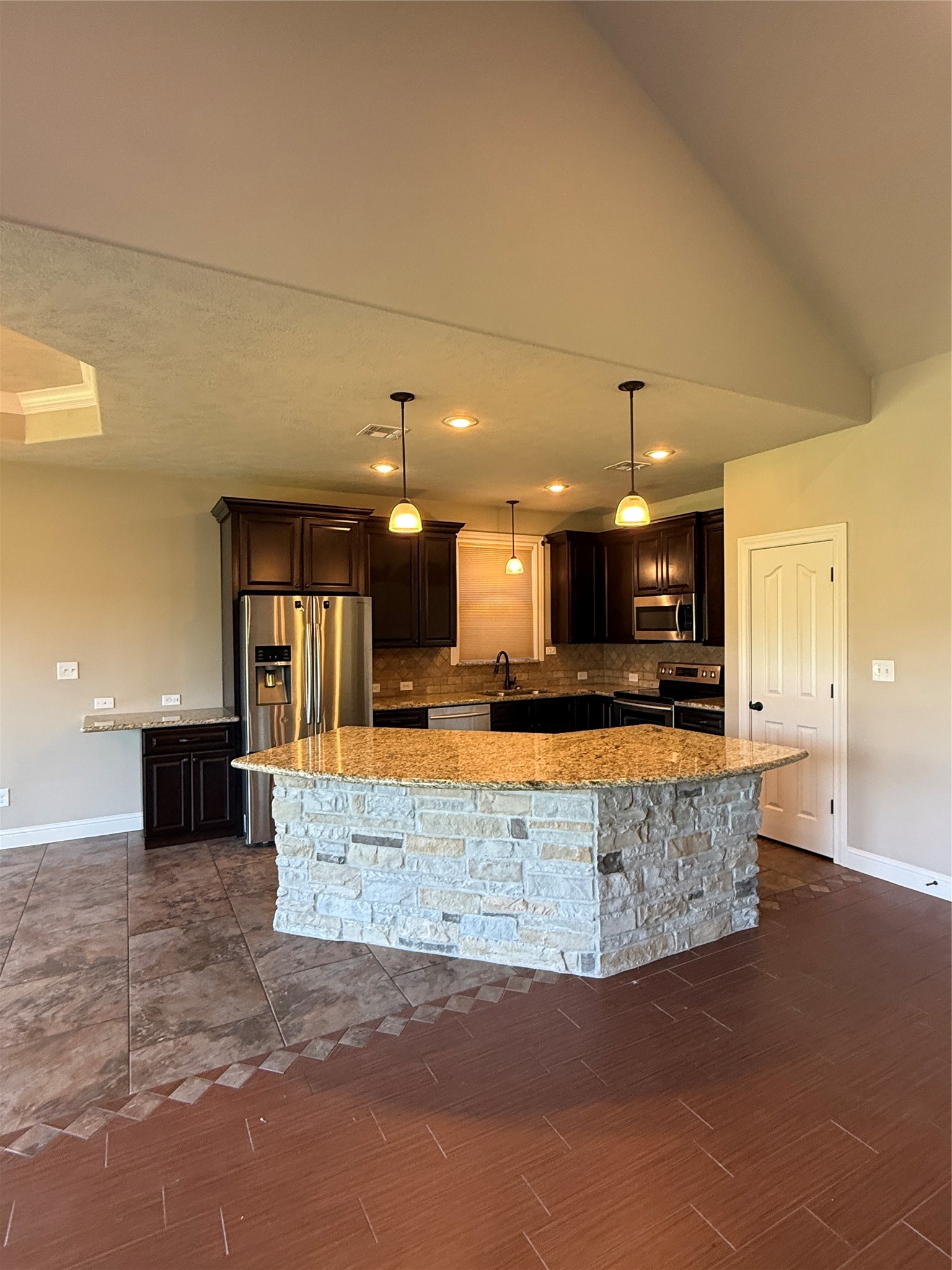 6645 Jasper Circle Property Photo 5