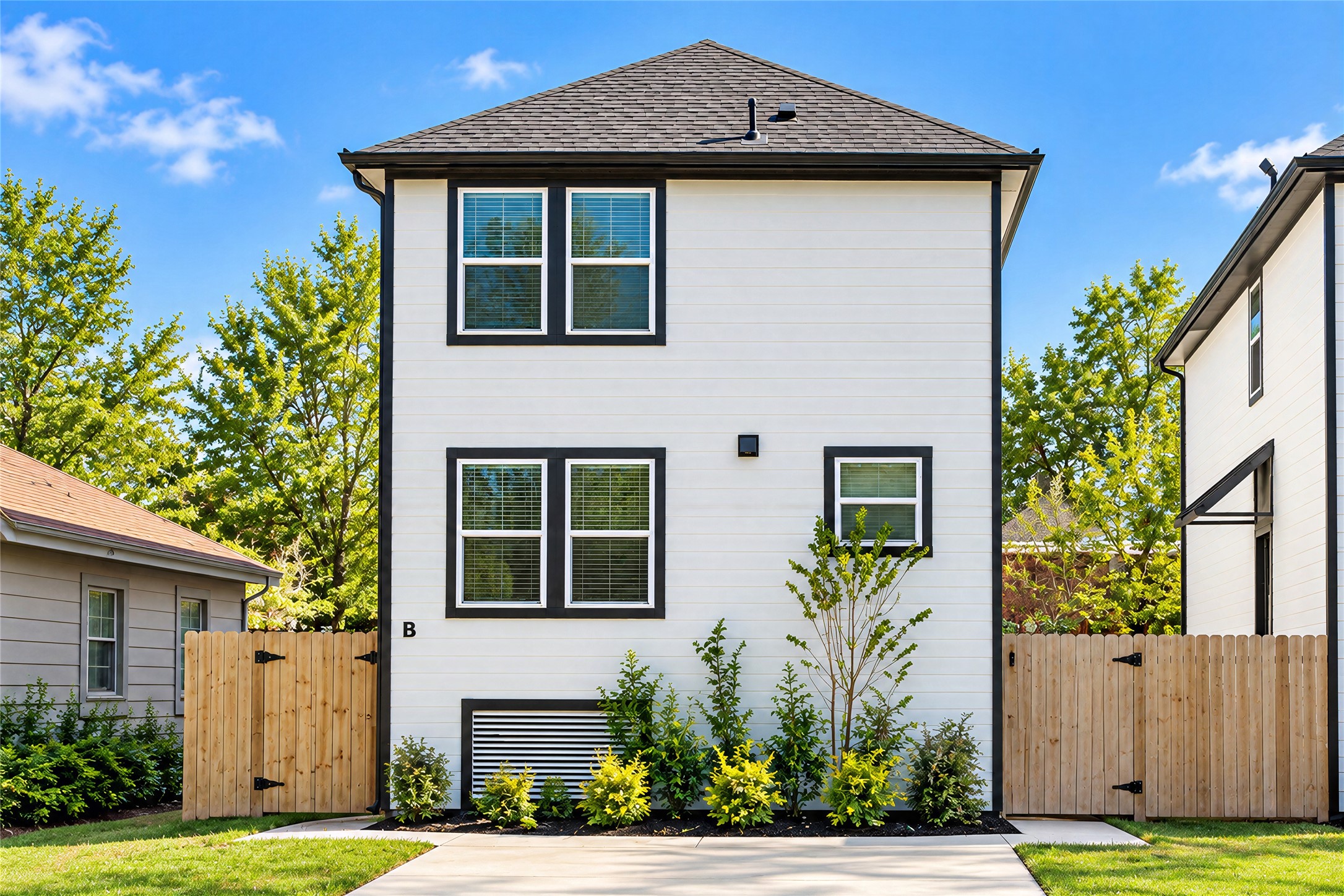 4114 Majestic Street A/B Property Photo 1