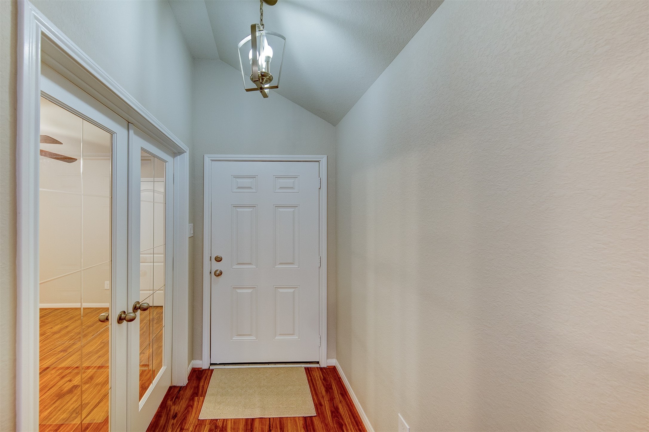 5227 Bay Lane Property Photo 3