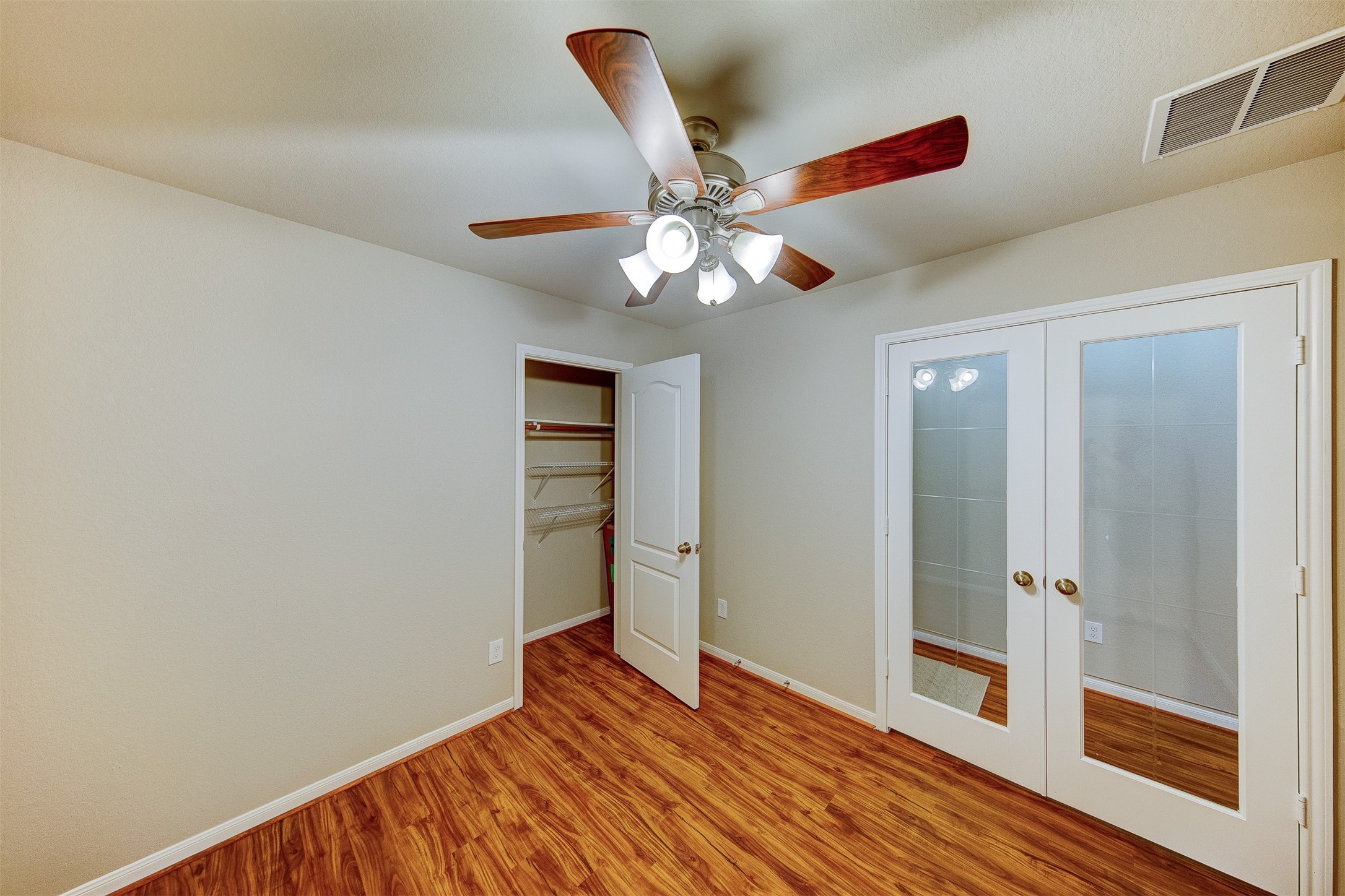 5227 Bay Lane Property Photo 5