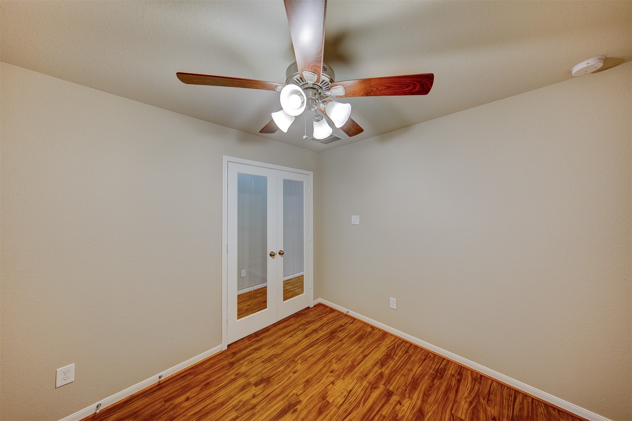 5227 Bay Lane Property Photo 6