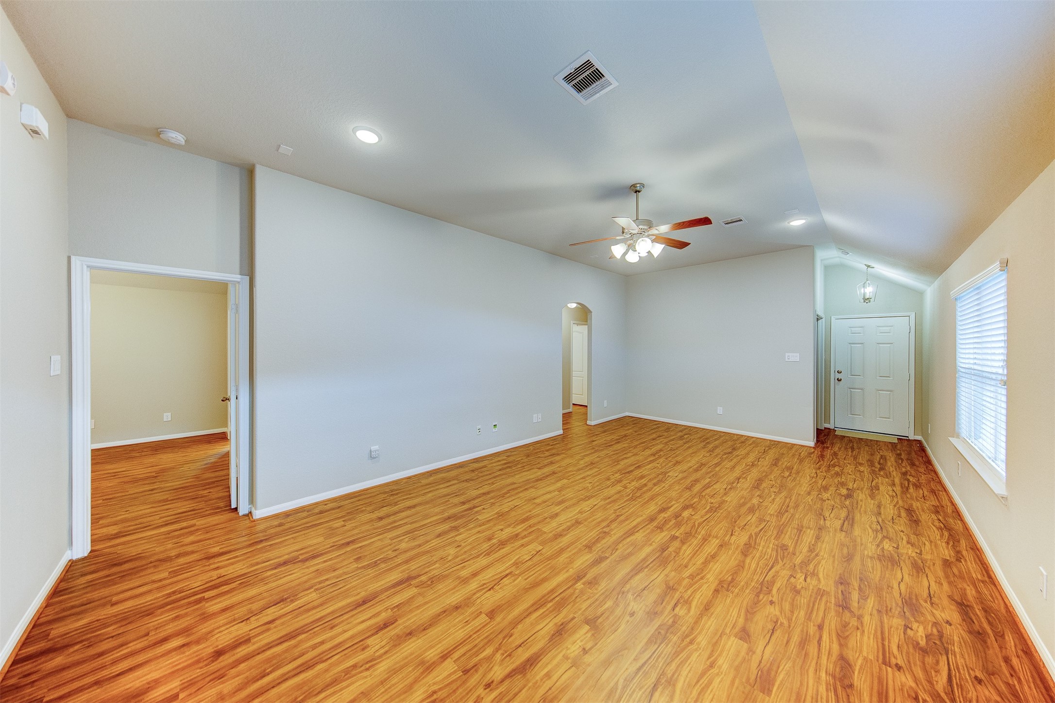 5227 Bay Lane Property Photo 8