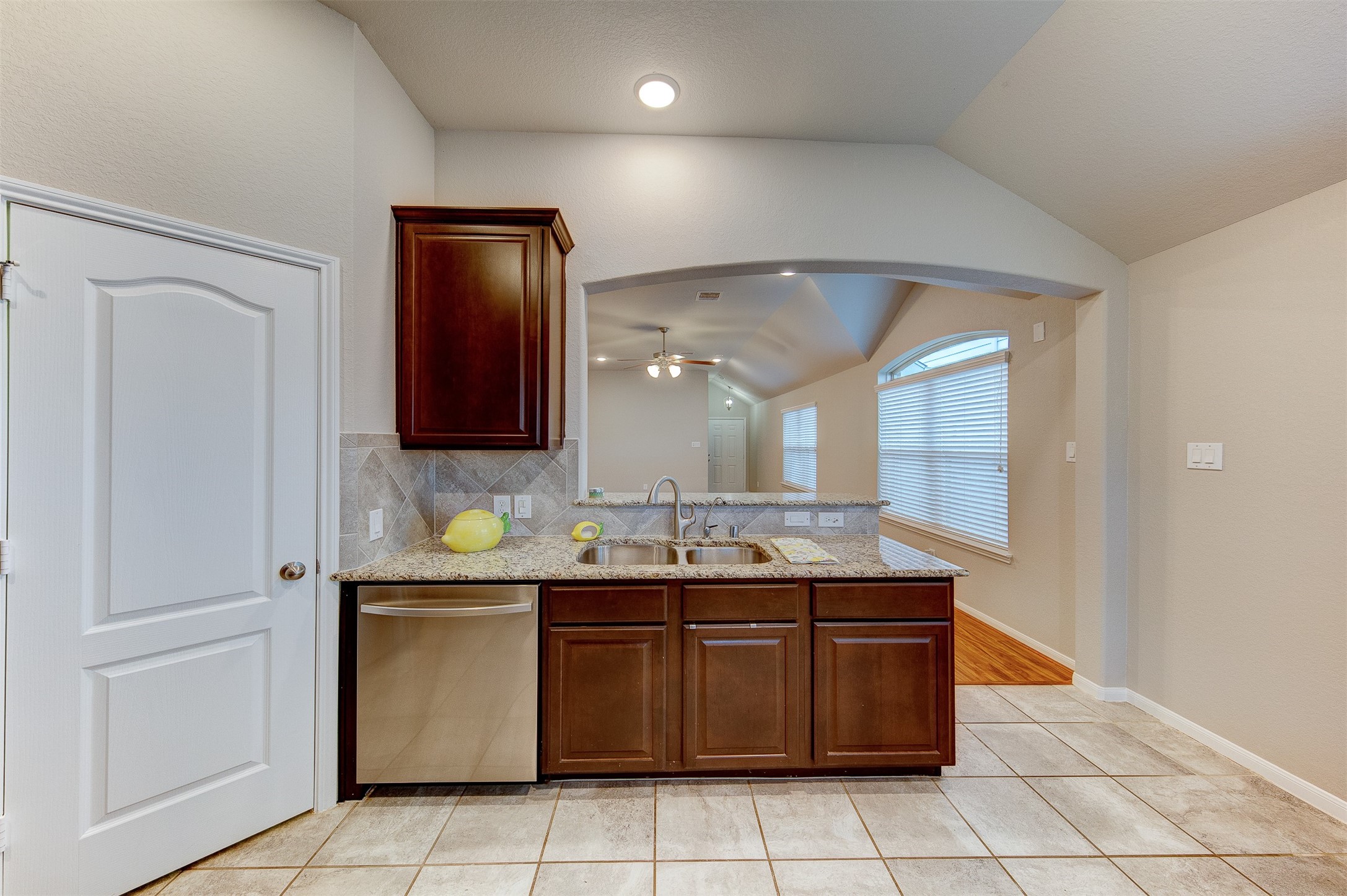 5227 Bay Lane Property Photo 16