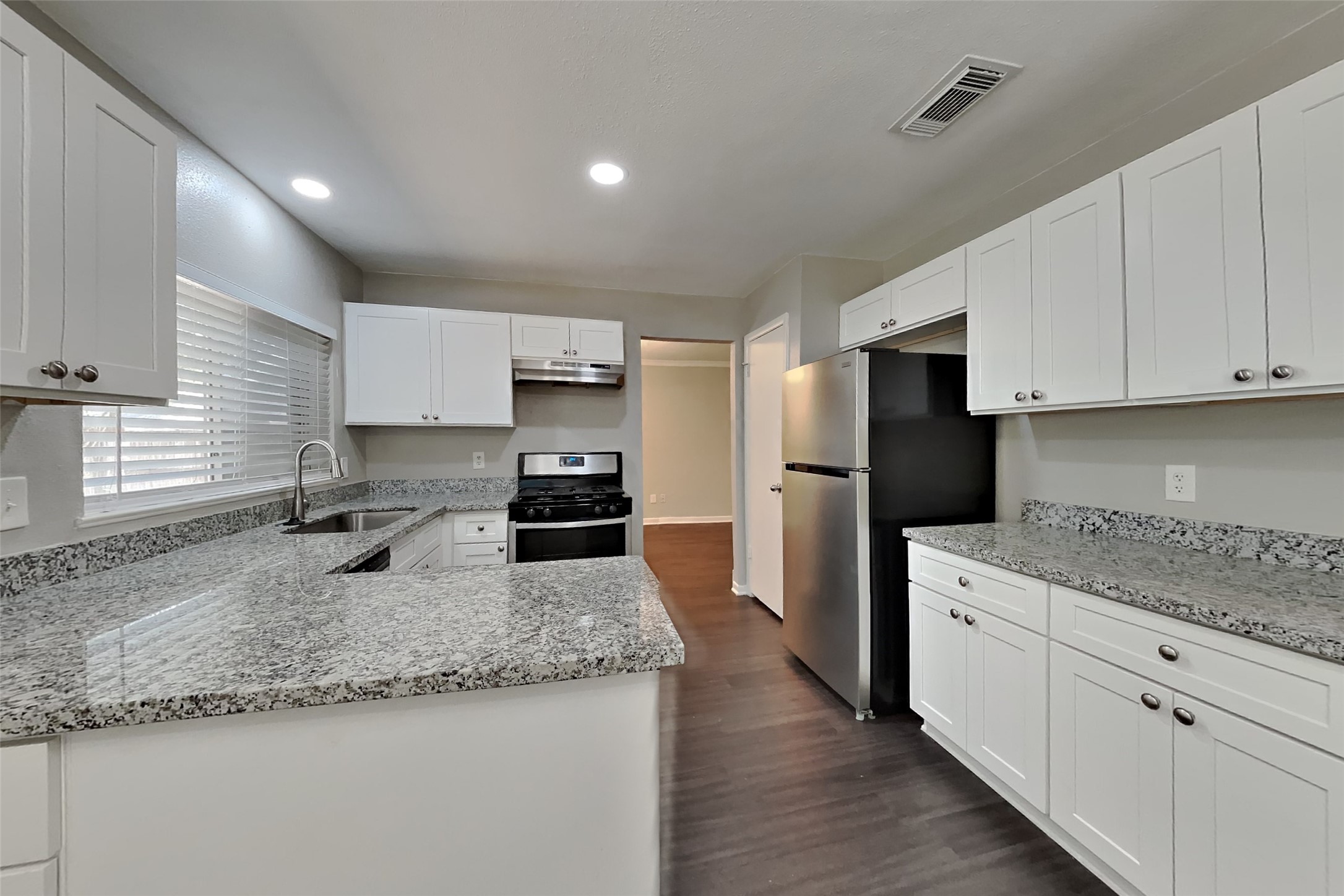 5602 Sage Manor Drive Property Photo 4
