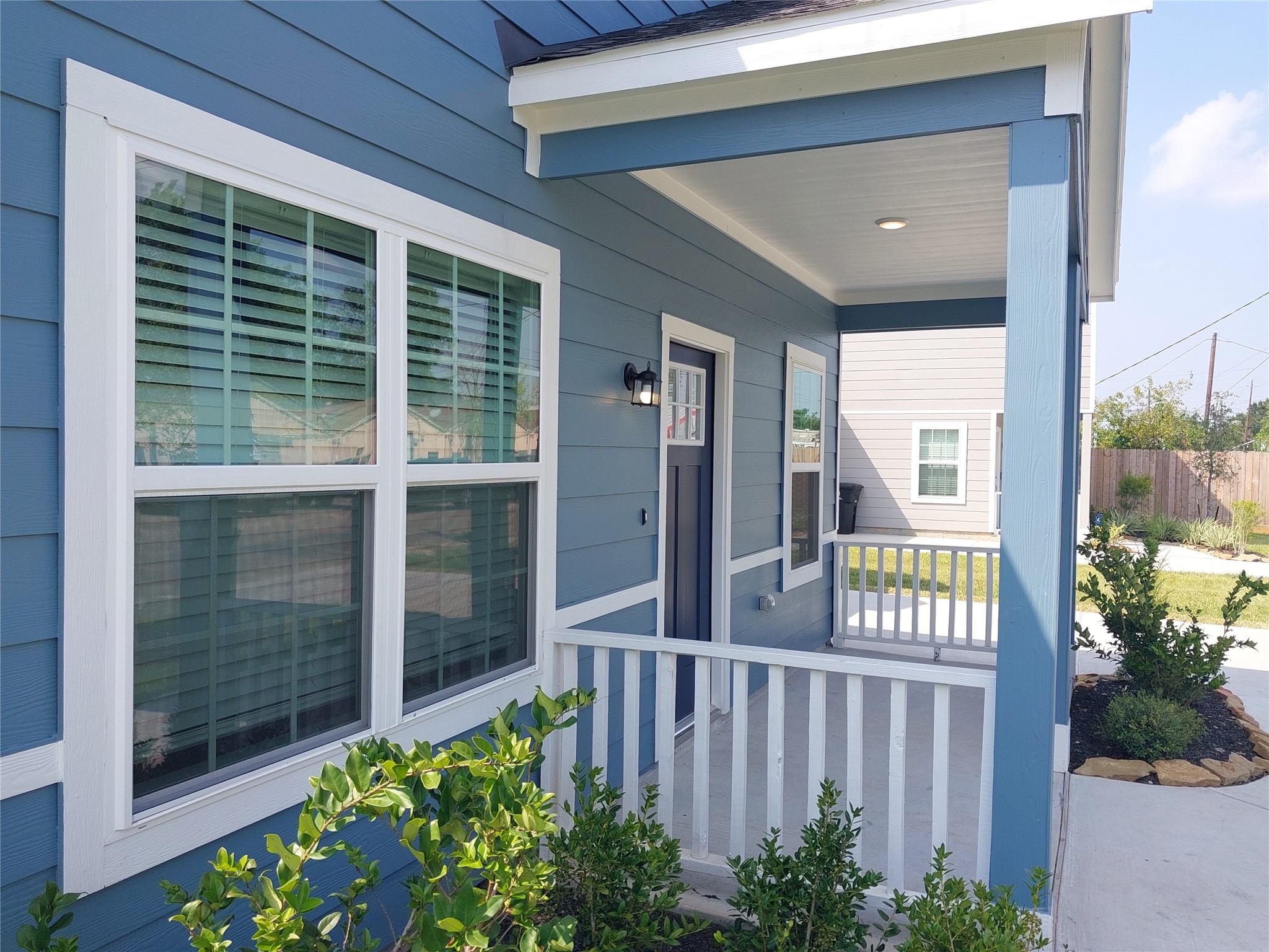 6422 Dumble Street Property Photo 3