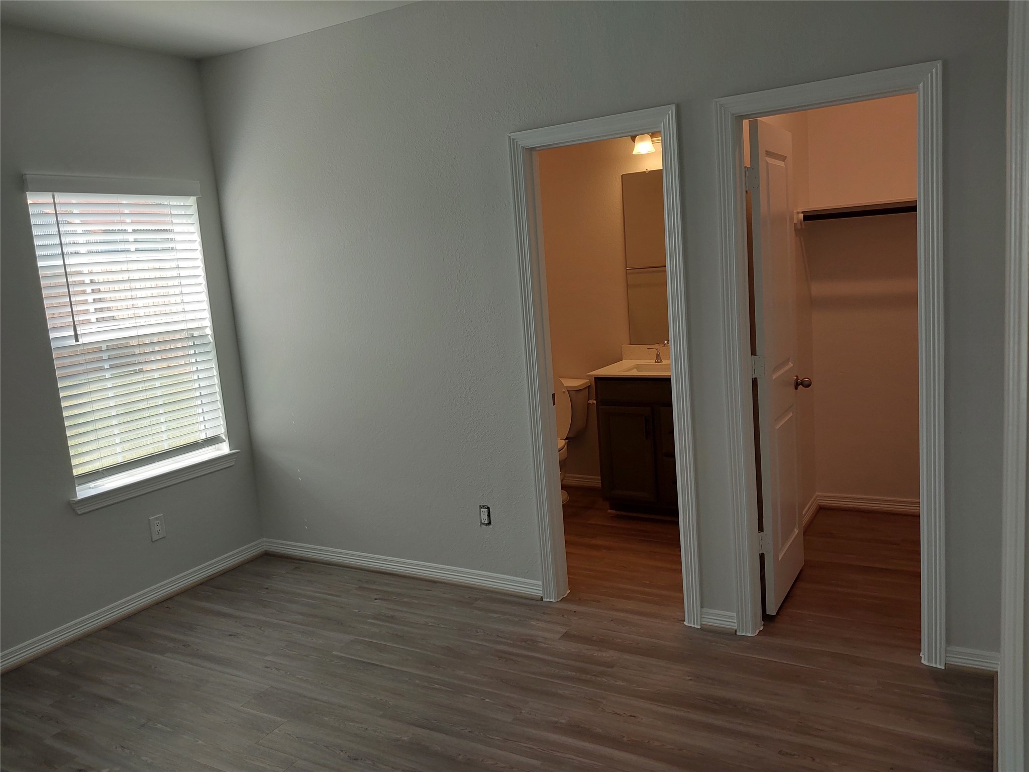 6422 Dumble Street Property Photo 8