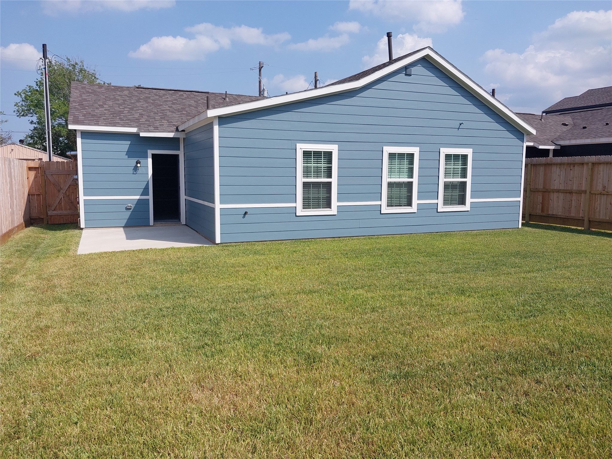 6422 Dumble Street Property Photo 16