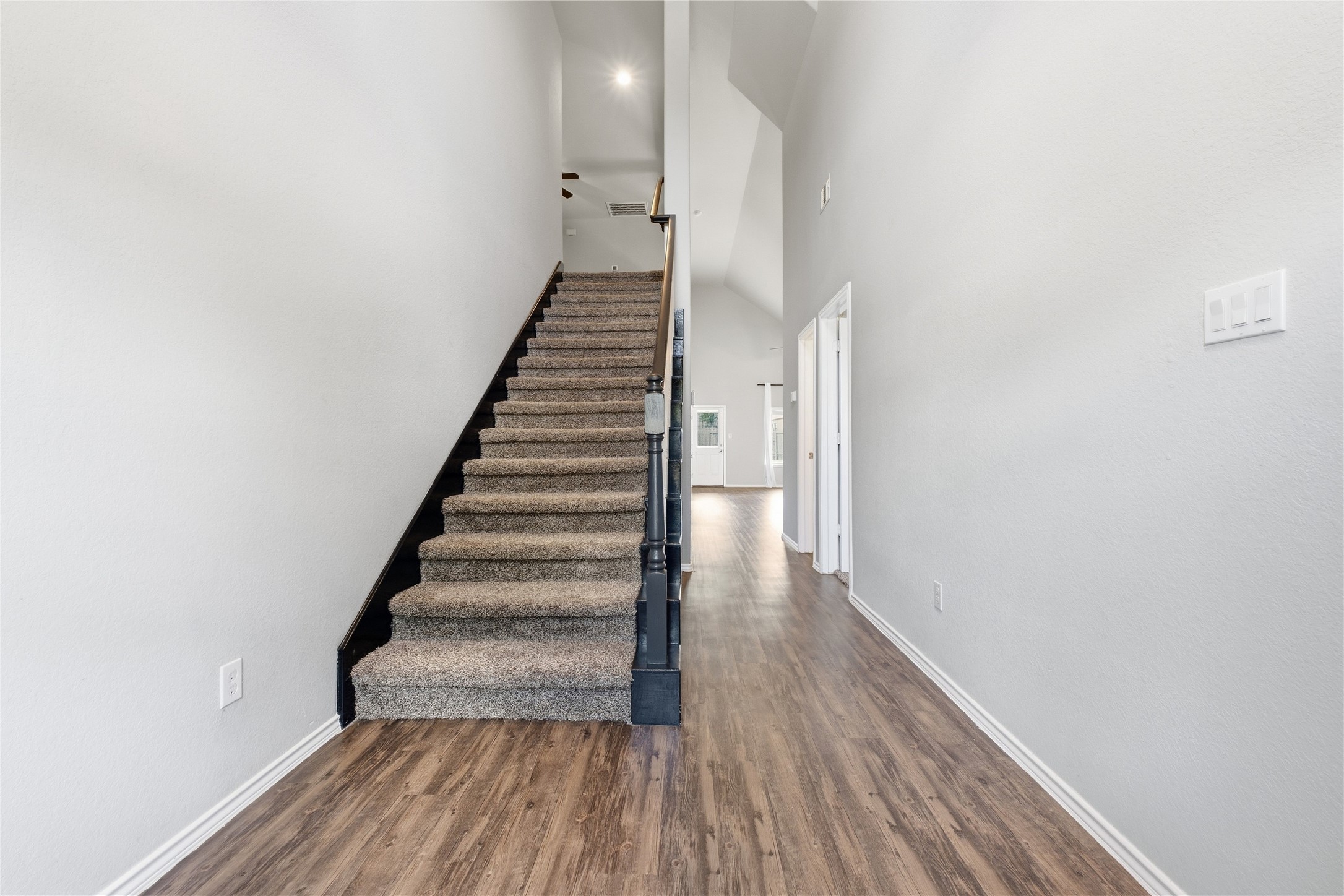 14005 Silver Falls Court Property Photo 4