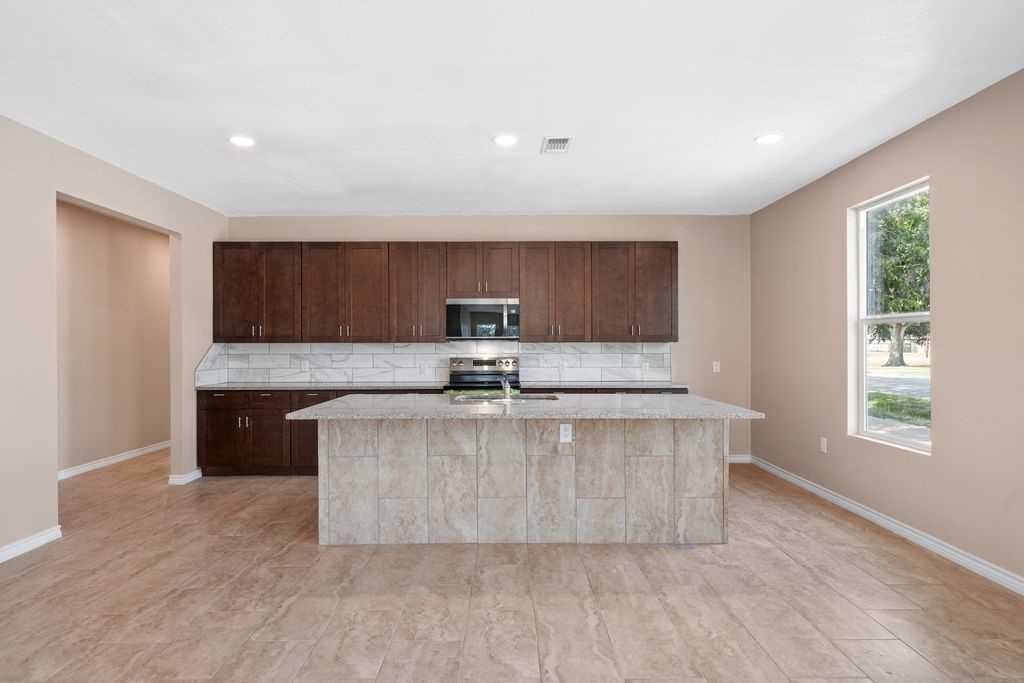 2286 Bois D Arcade Property Photo 3