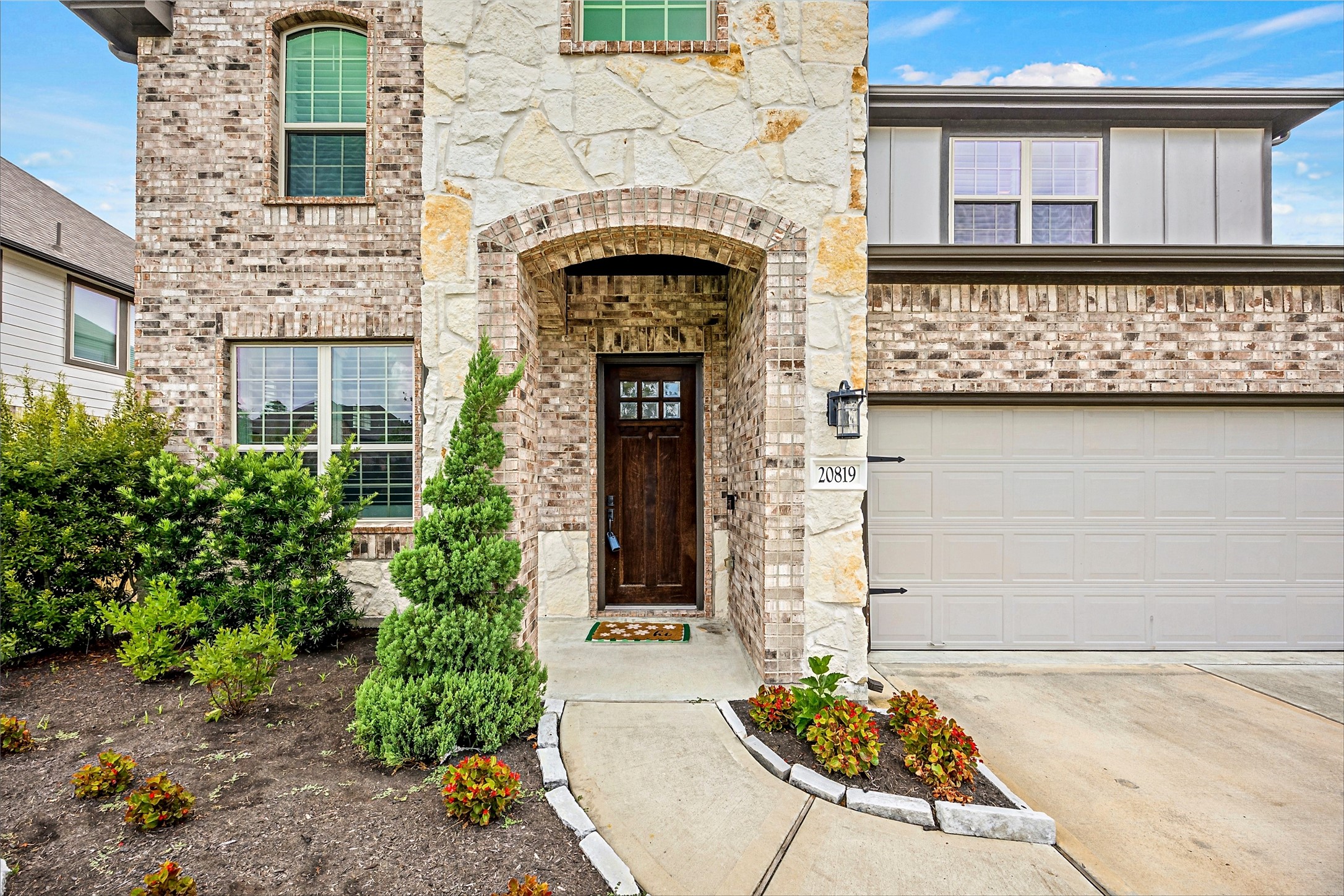 20819 Magical Merlin Way Property Photo 3