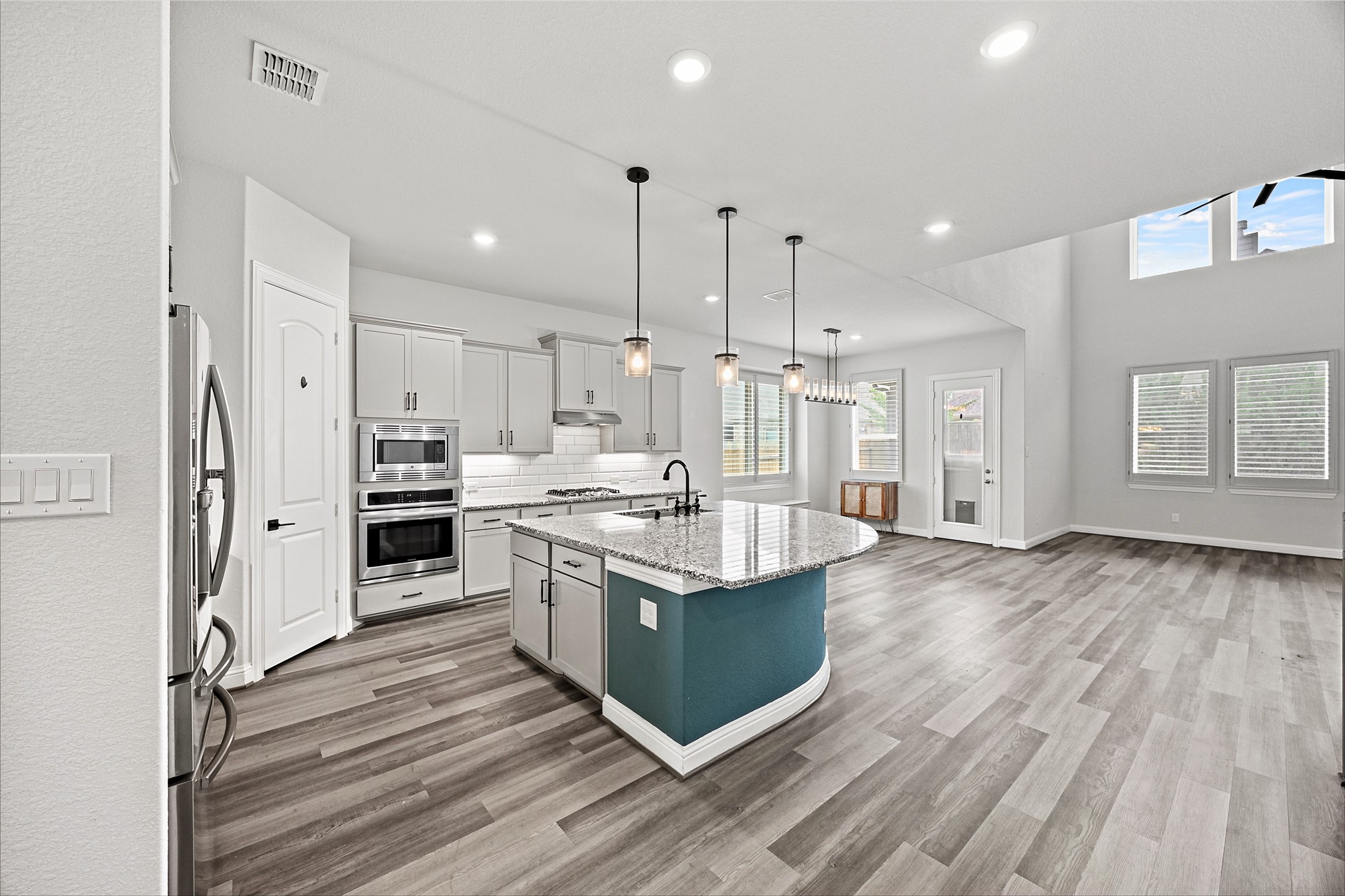 20819 Magical Merlin Way Property Photo 8