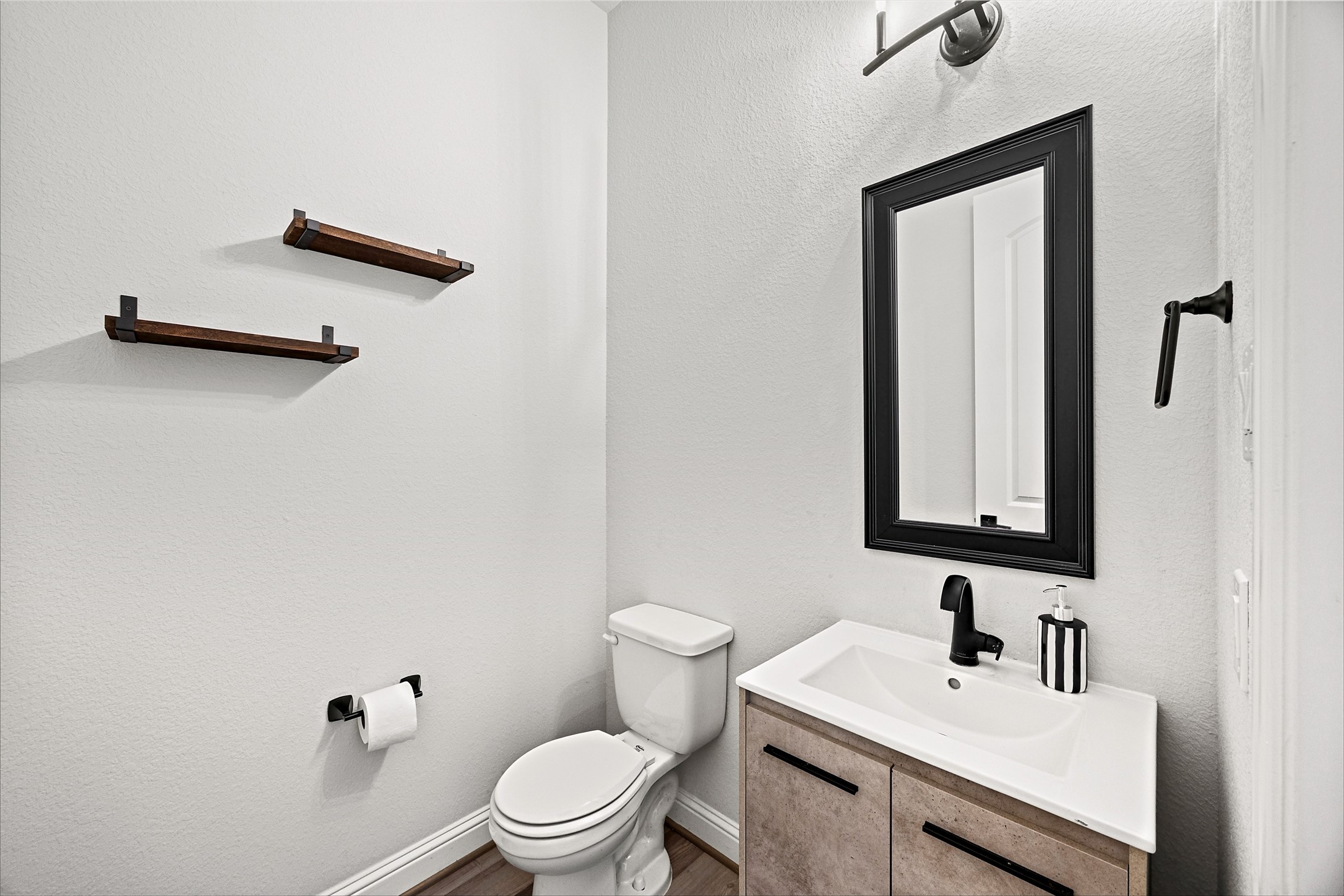 20819 Magical Merlin Way Property Photo 27