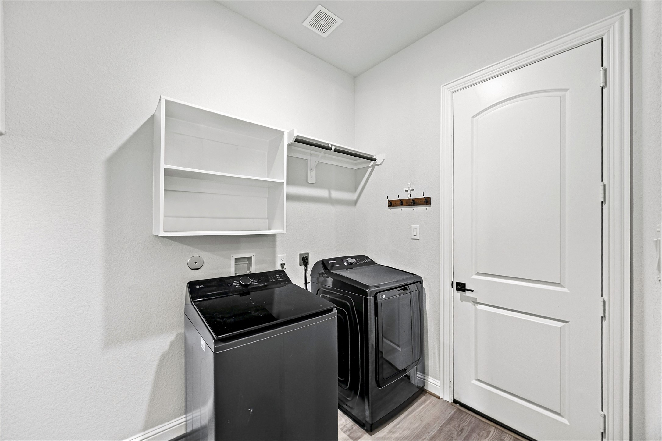 20819 Magical Merlin Way Property Photo 28