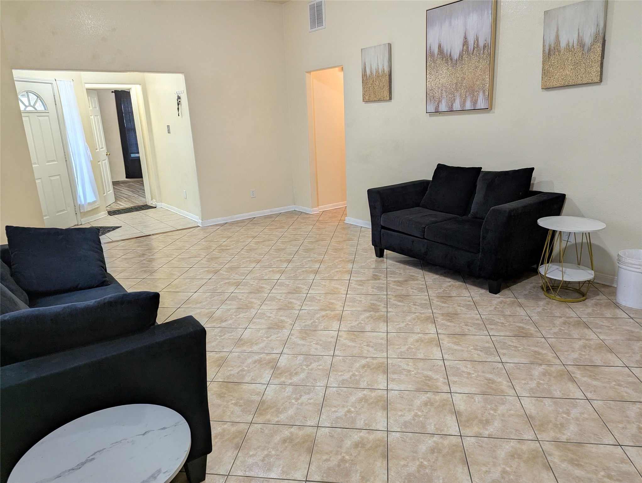 4035 Cary Creek Drive Property Photo 2