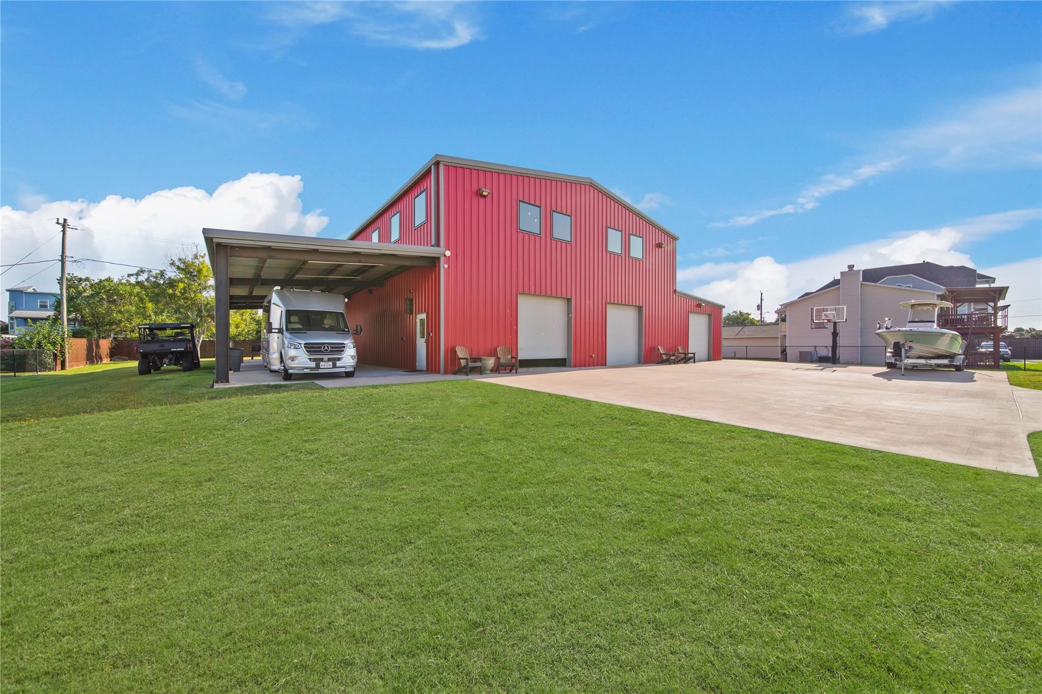 211 1/2 Avenue A Property Photo 14