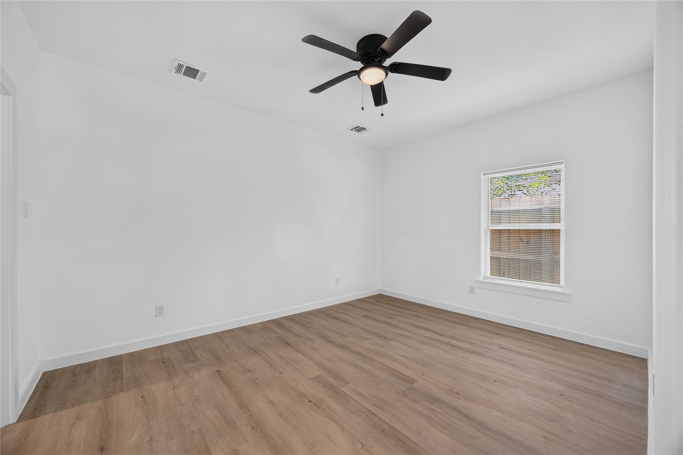 8210 Sterlingshire Street B Property Photo 5