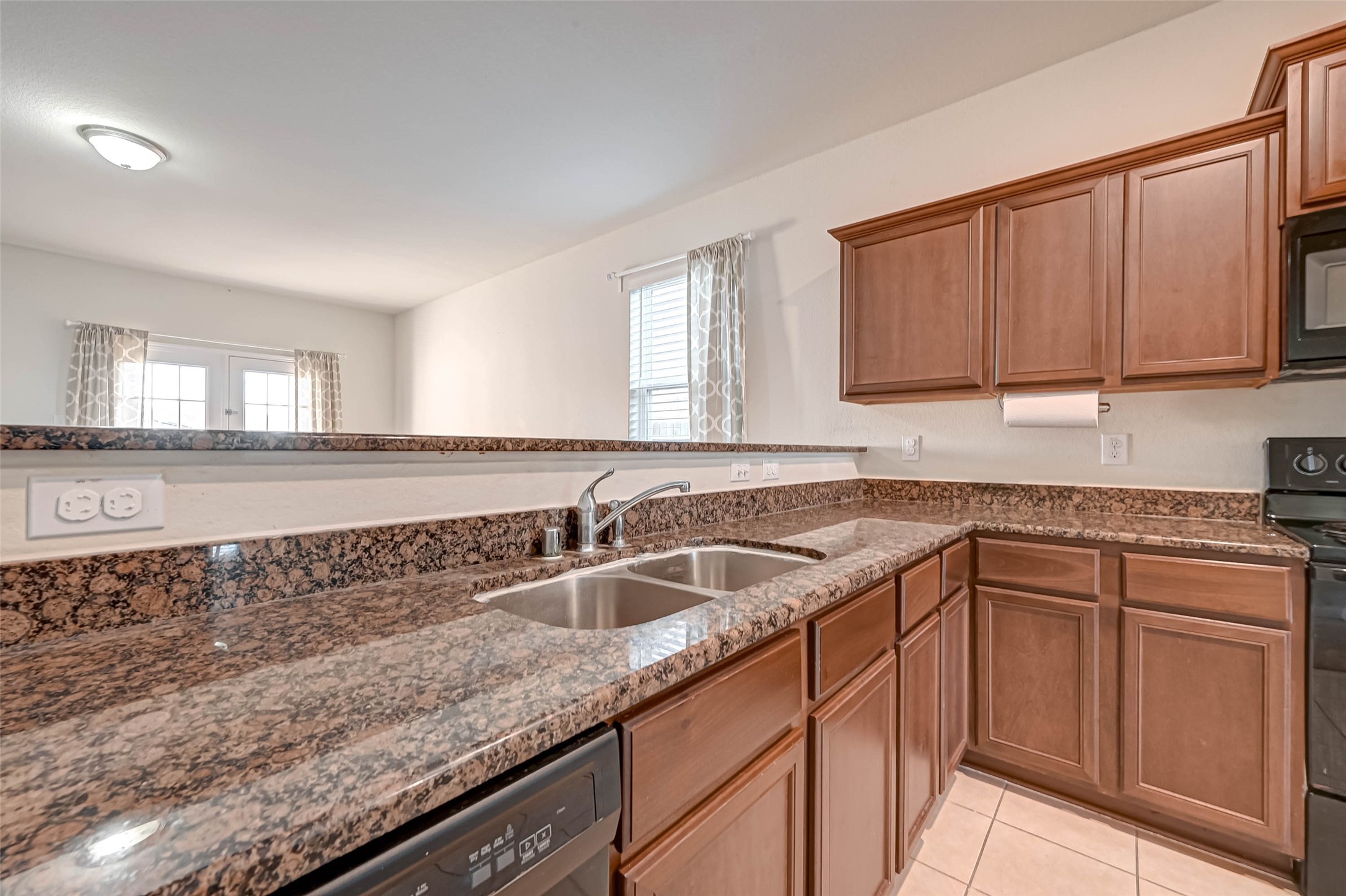 1306 Diamond Drape Drive Property Photo 12