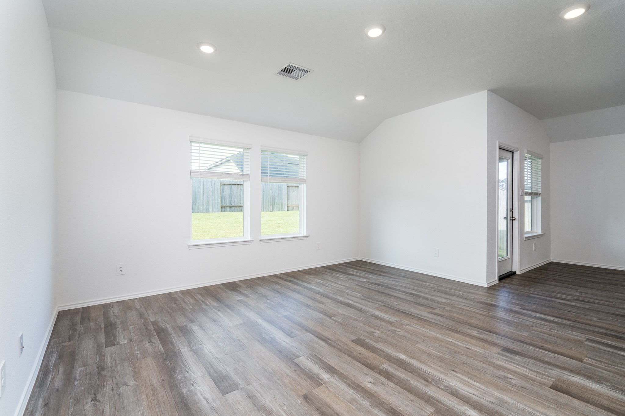 14317 Cloudy Lane Property Photo 9