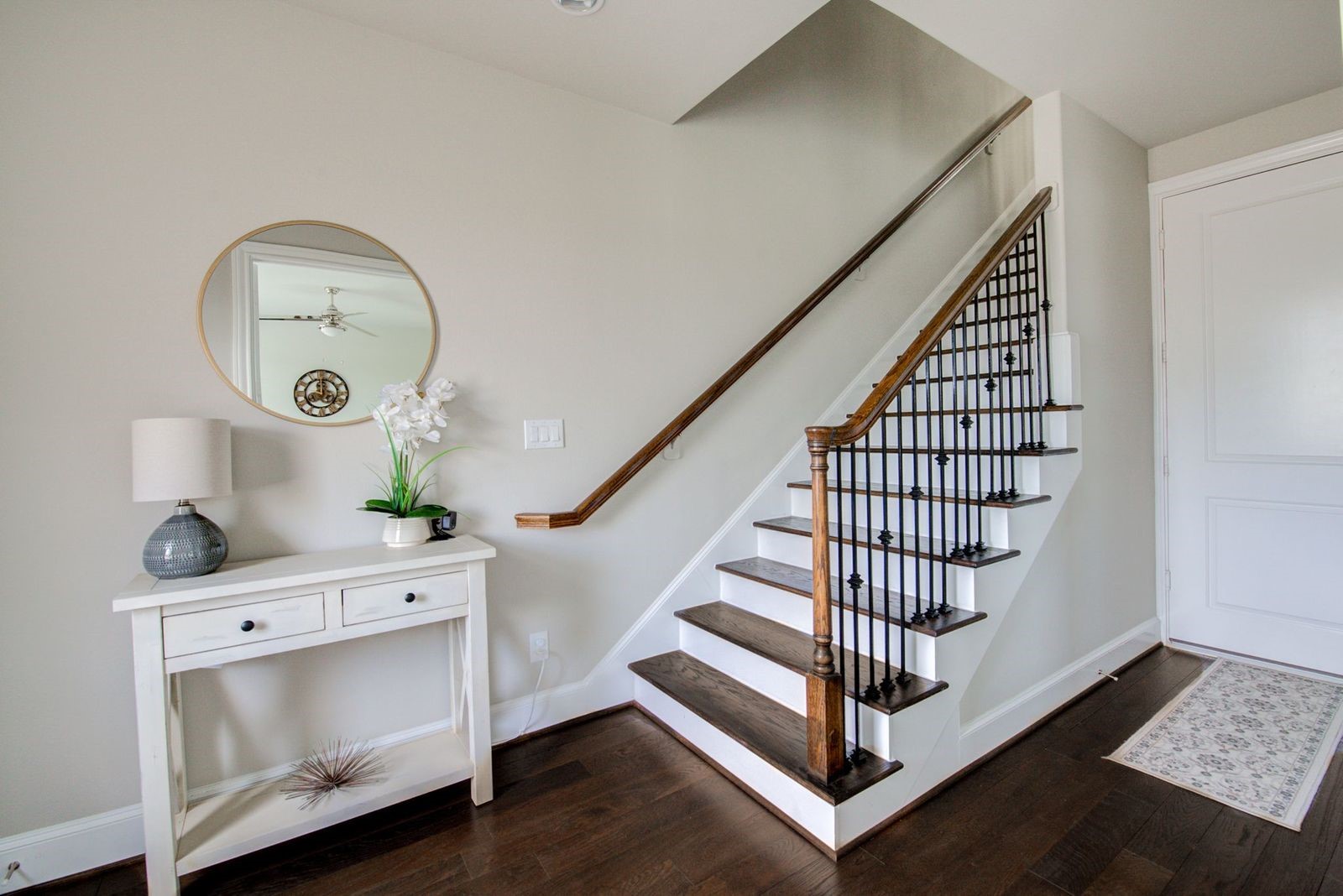 9664 Knight Road Property Photo 4