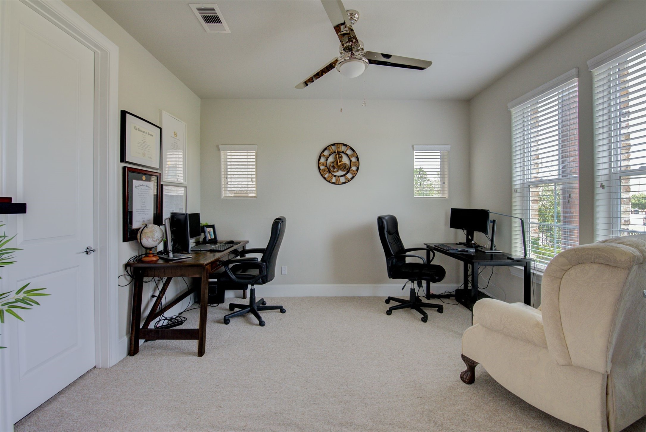 9664 Knight Road Property Photo 5