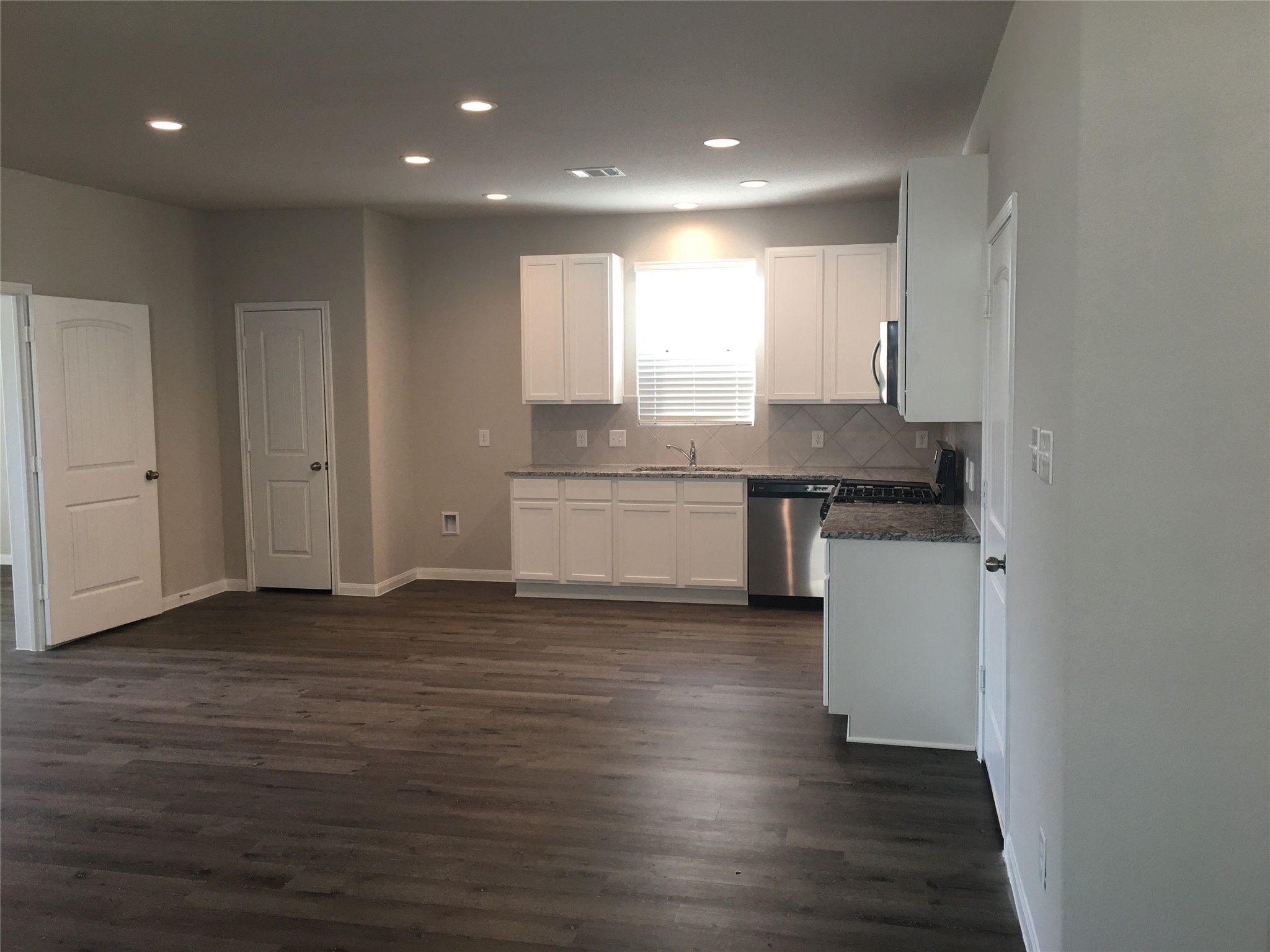 2111 Ethan Drive Property Photo 6