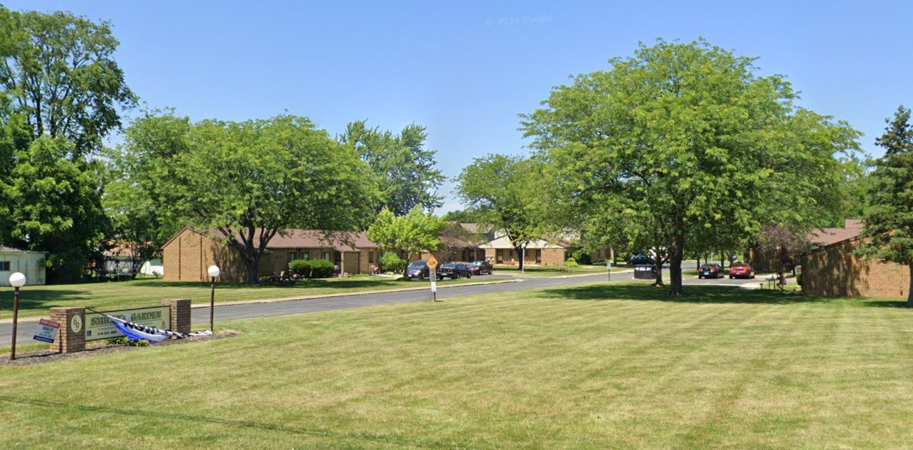 69 E Smiley Avenue Property Photo 1